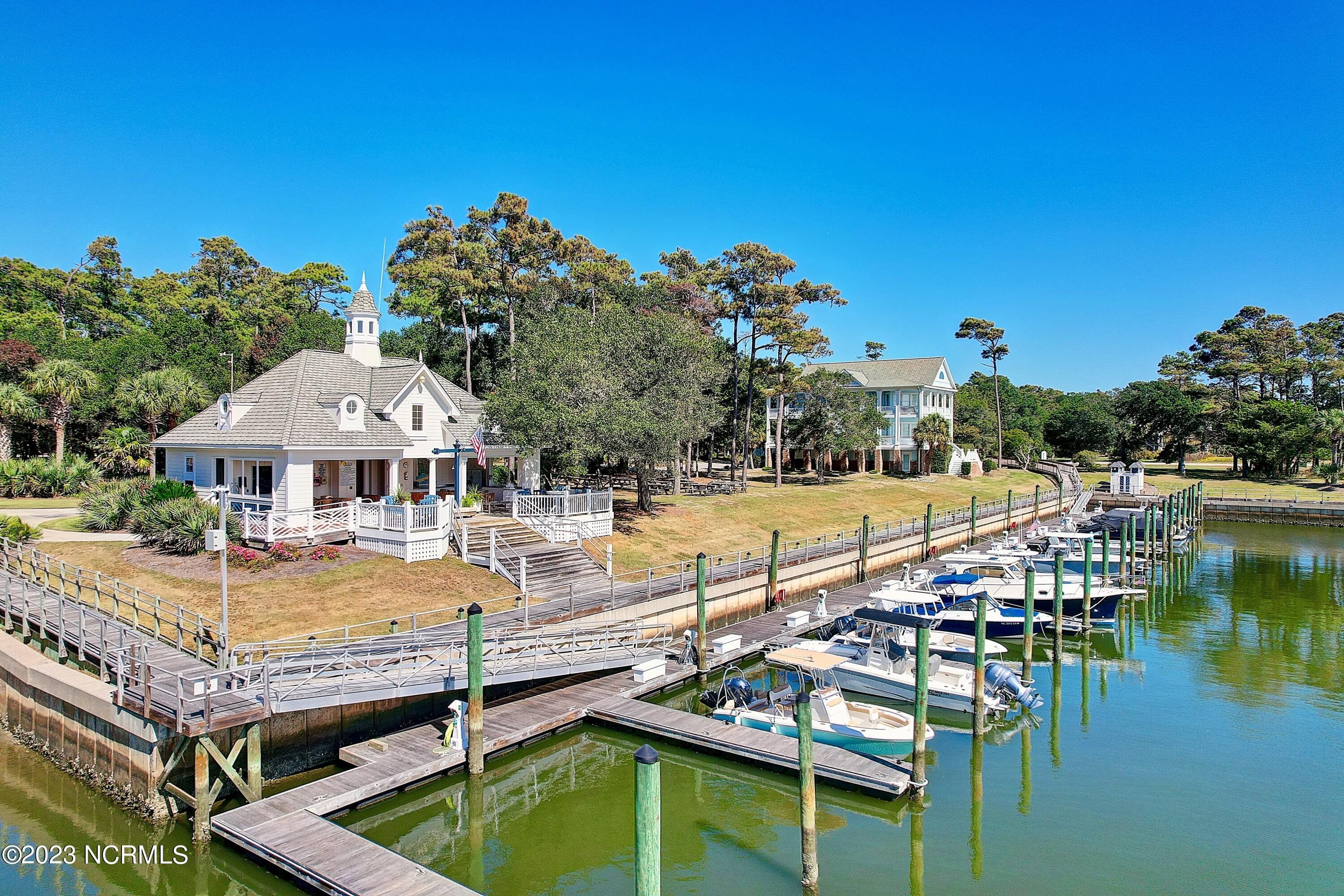 100562342 | Photo 26