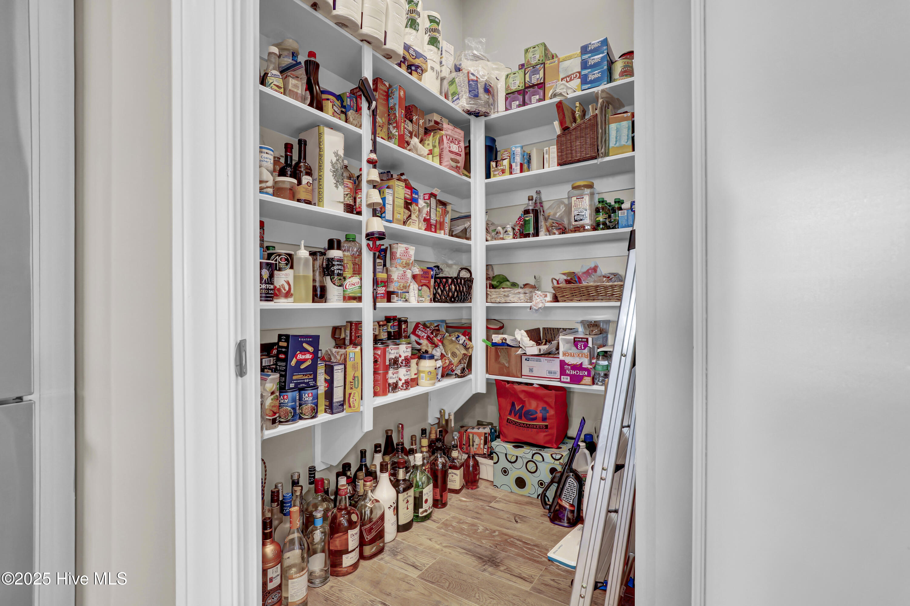 100503420 | Photo 44