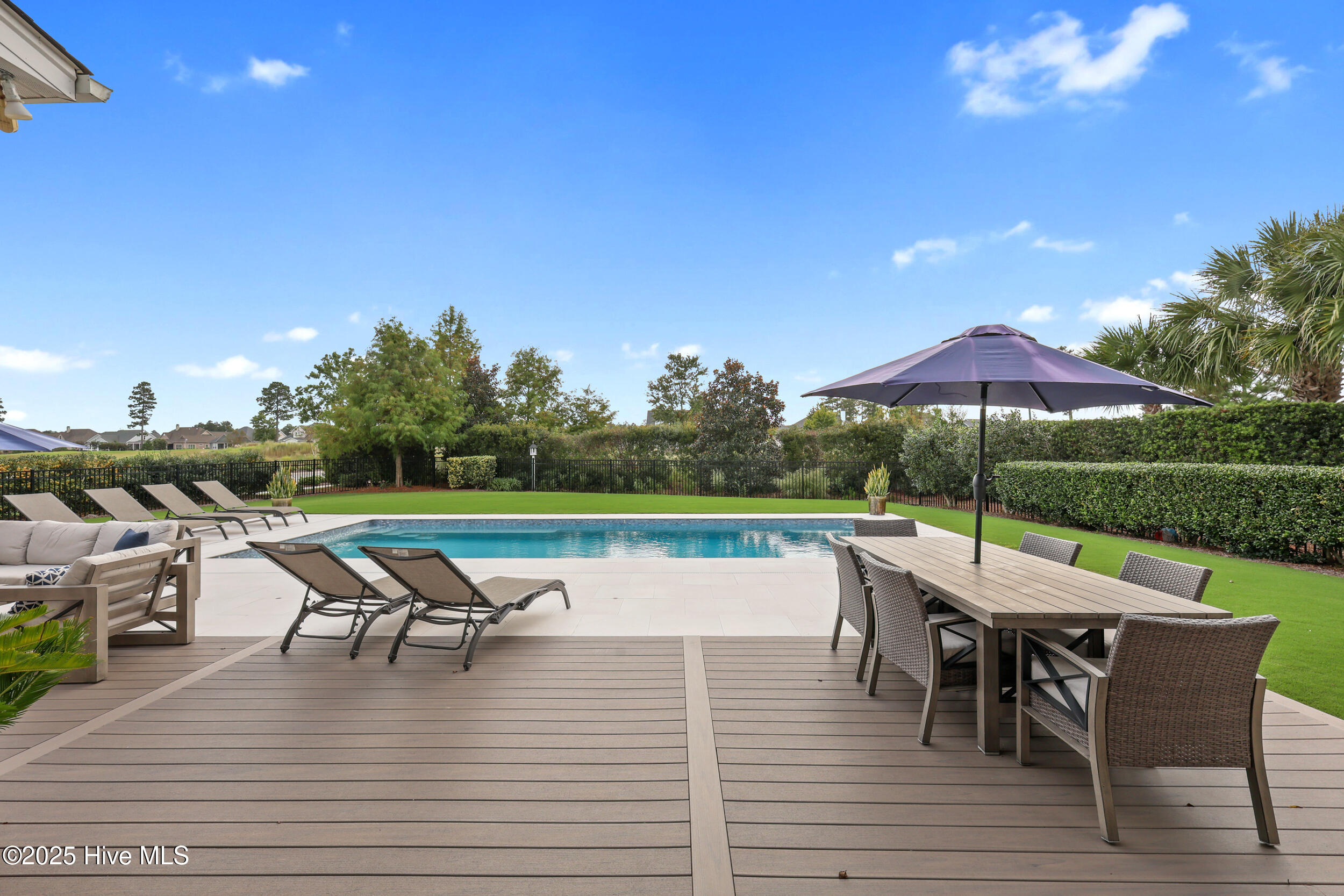 100536655 | Photo 57