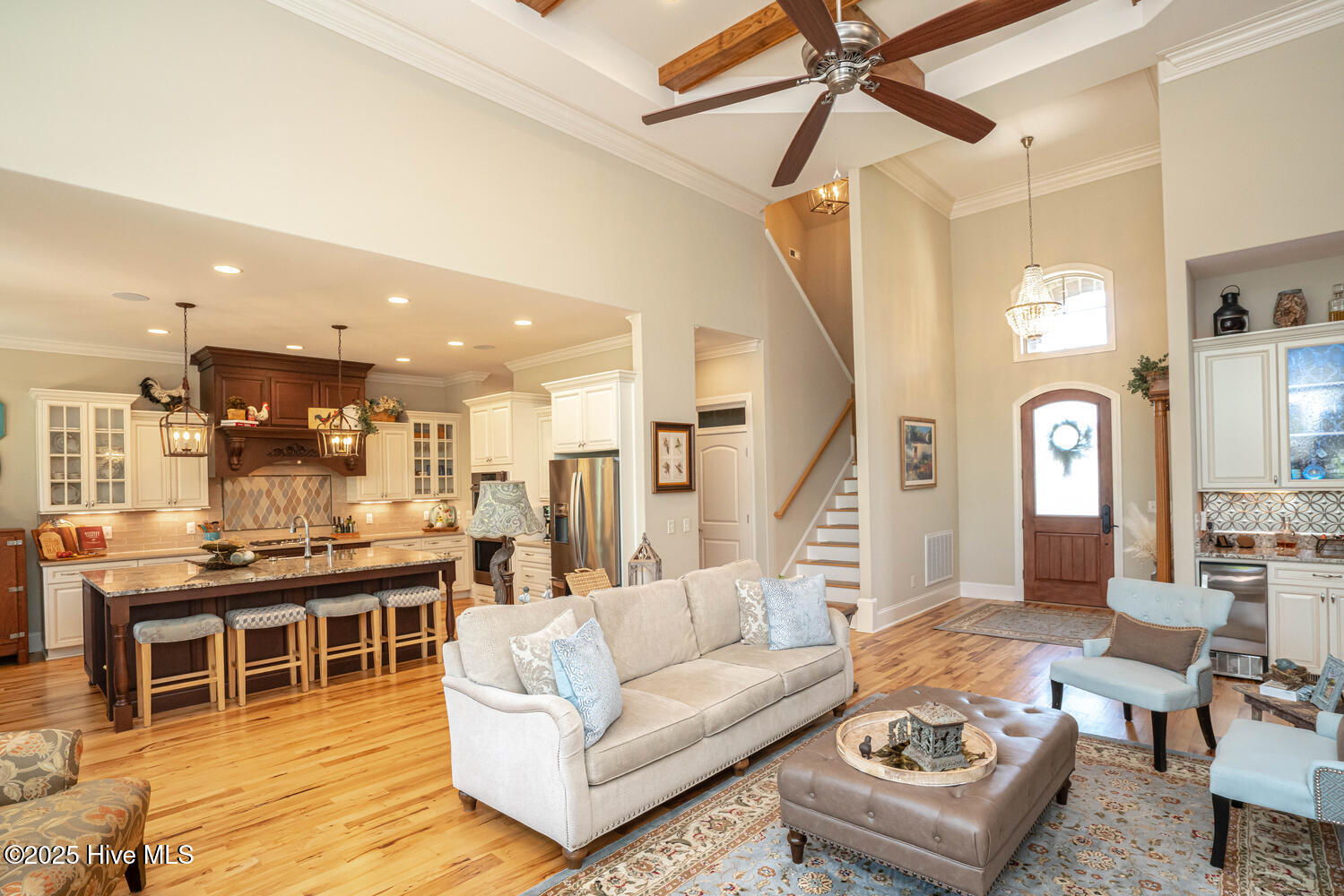 100514685 | Photo 11