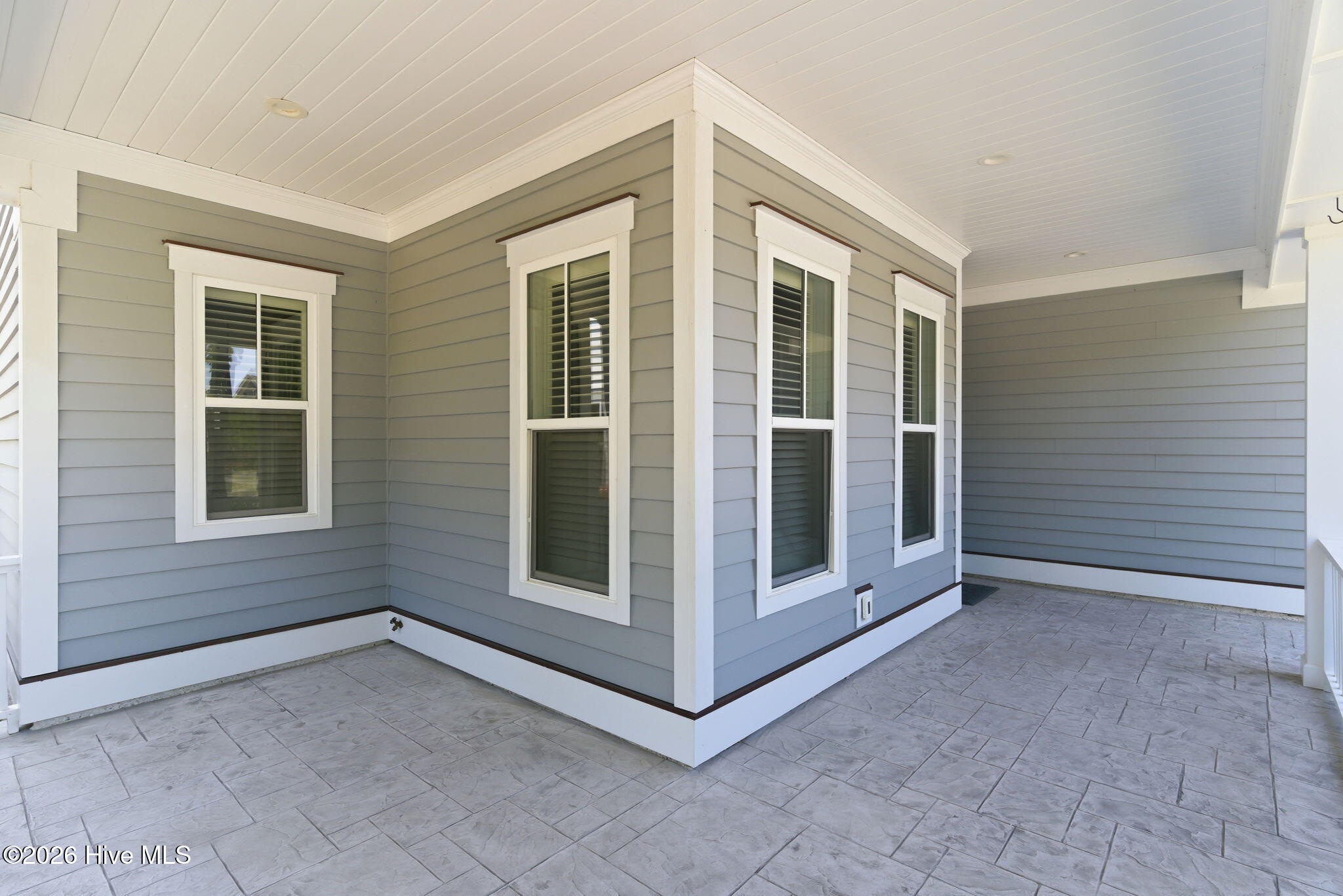 100569885 | Photo 52