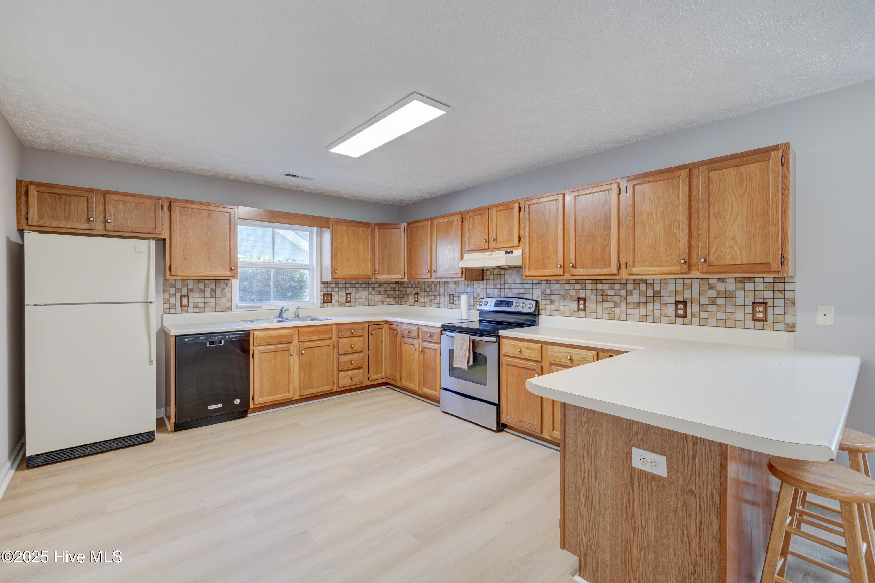 100526962 | Photo 16