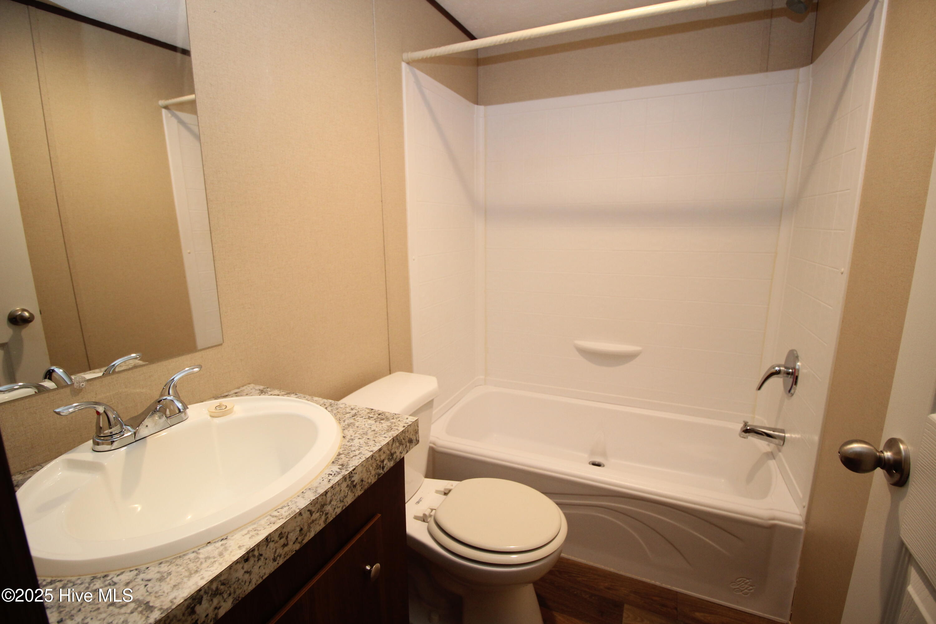 100548481 | Photo 22