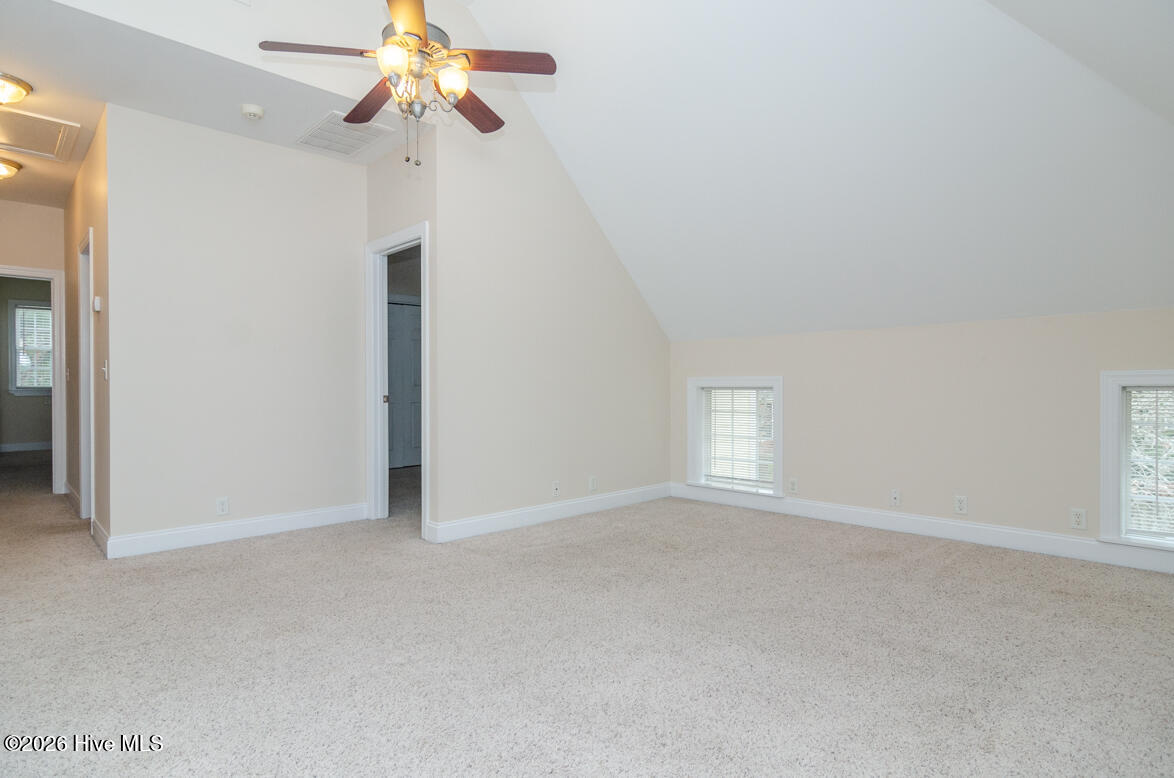 100556444 | Photo 21