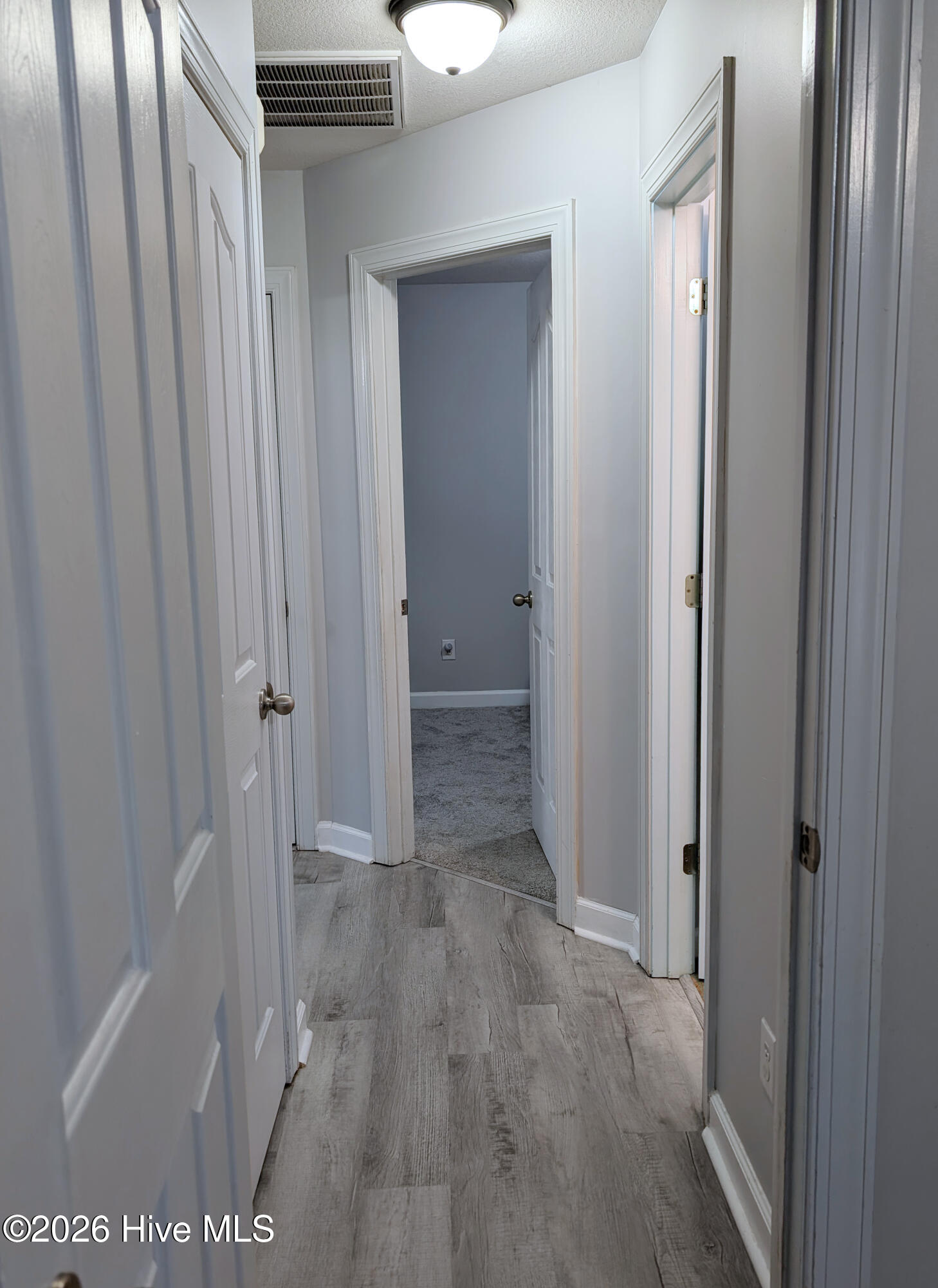 100564734 | Photo 61