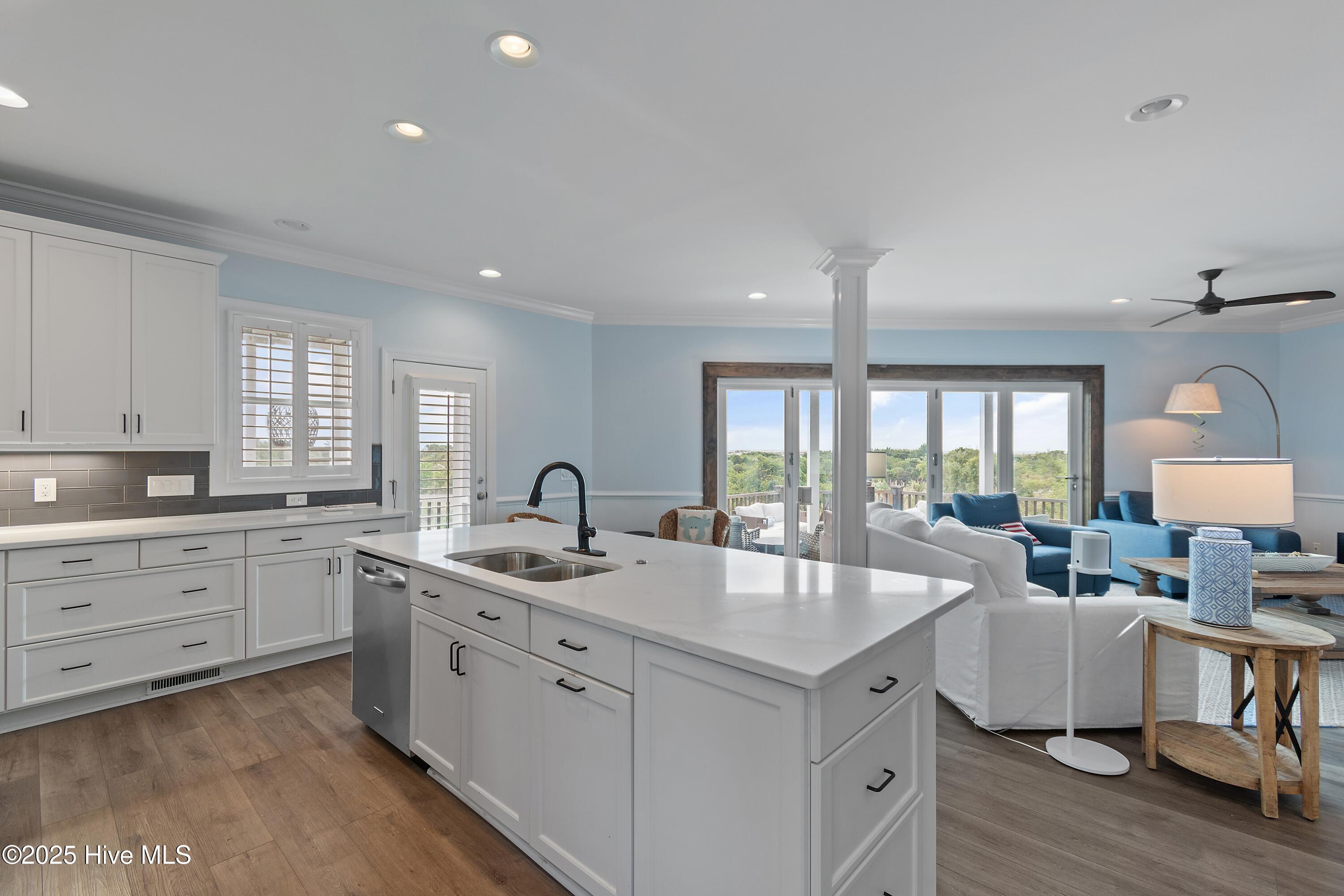 100536702 | Photo 60