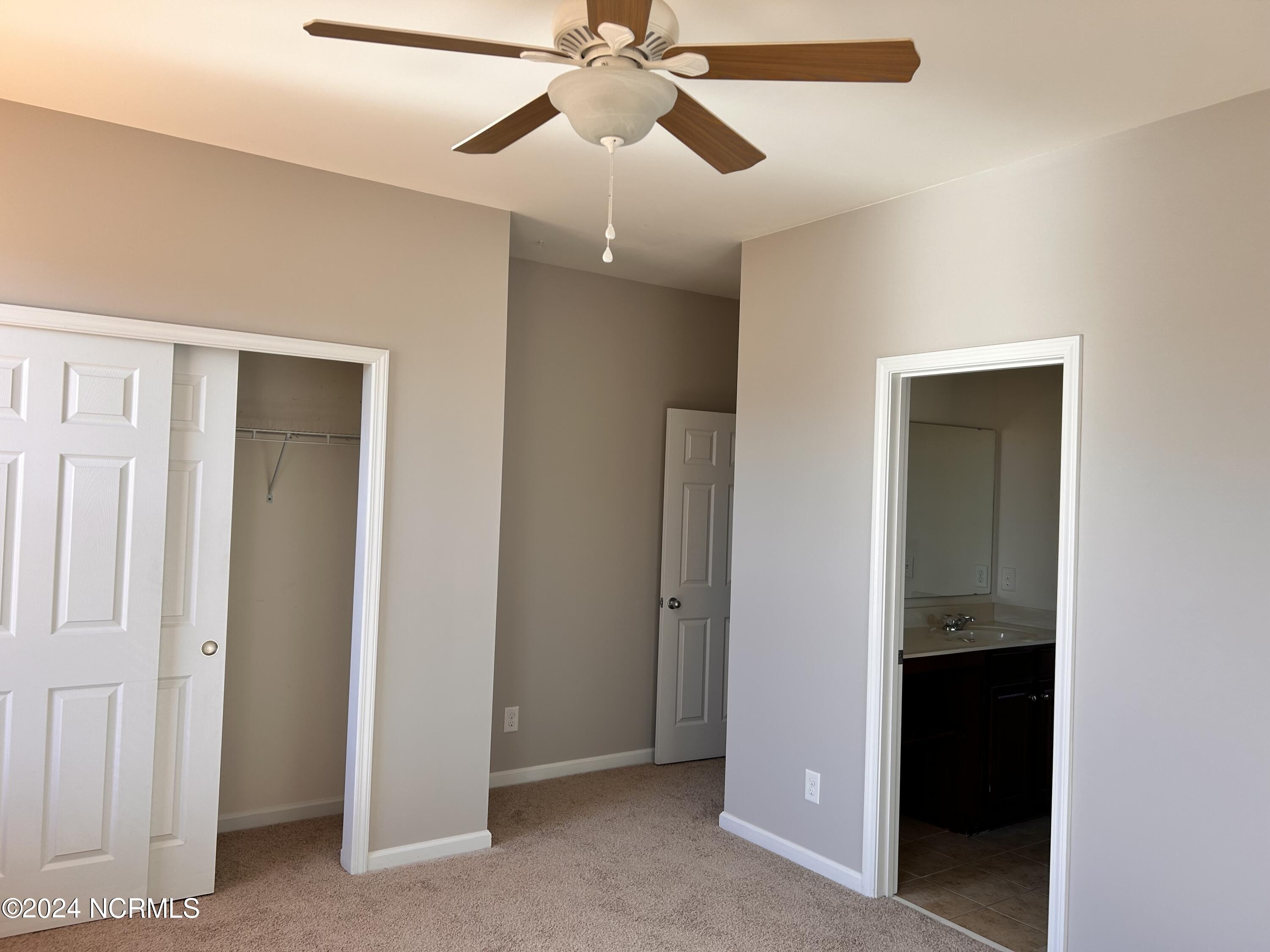 100550059 | Photo 42