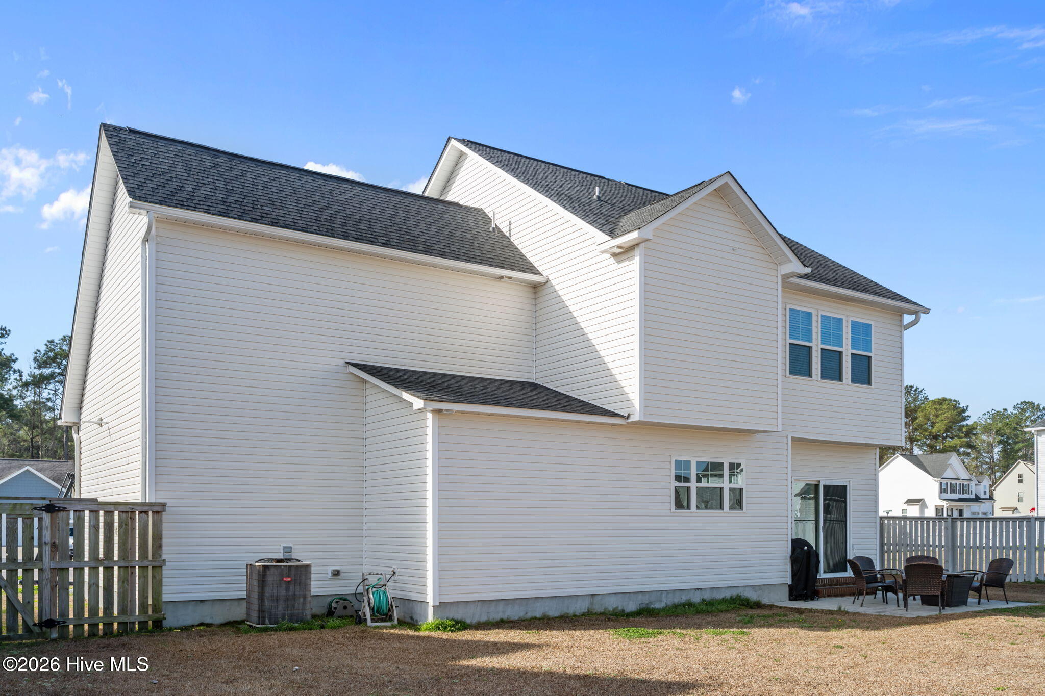 100558417 | Photo 38