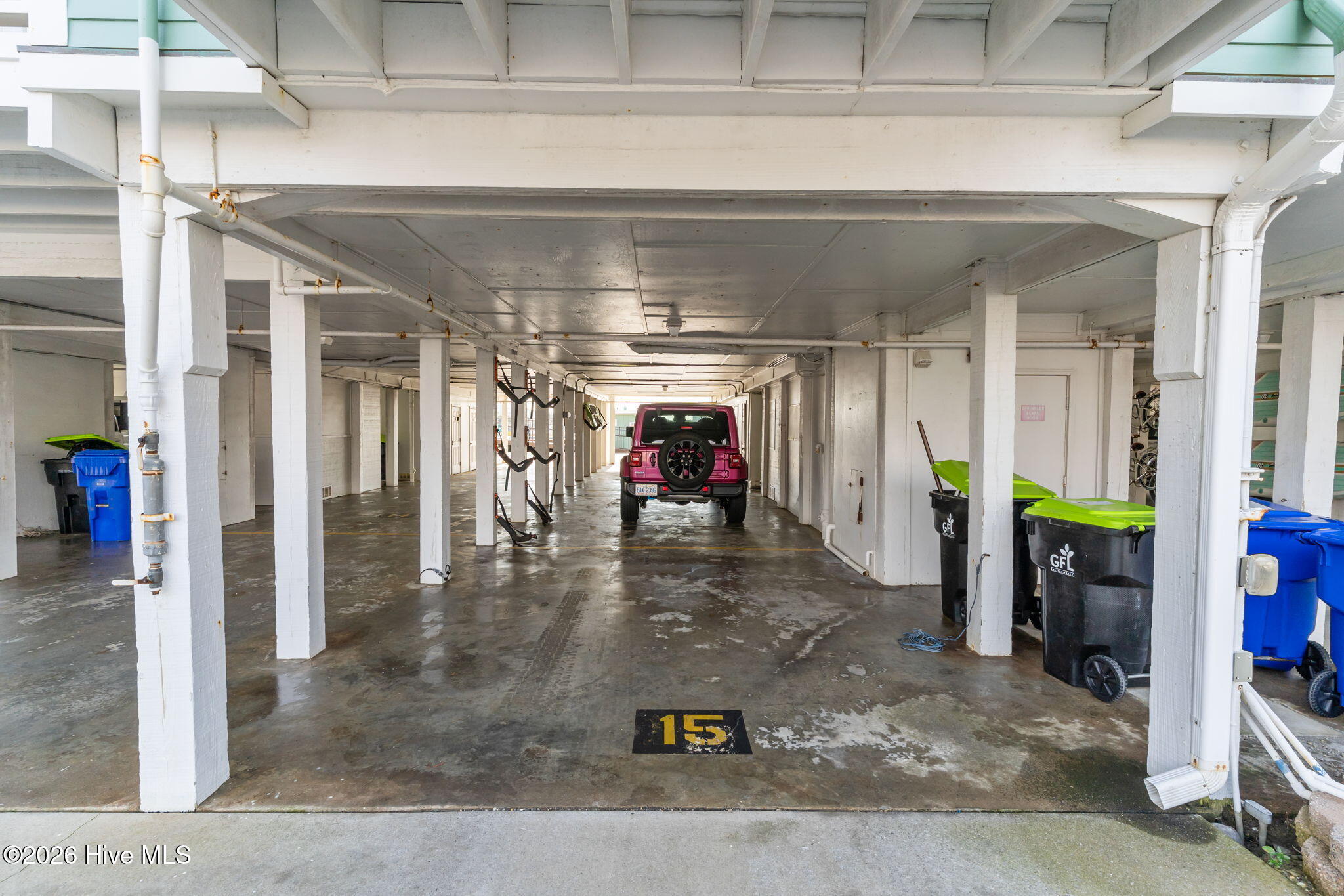 100548962 | Photo 37