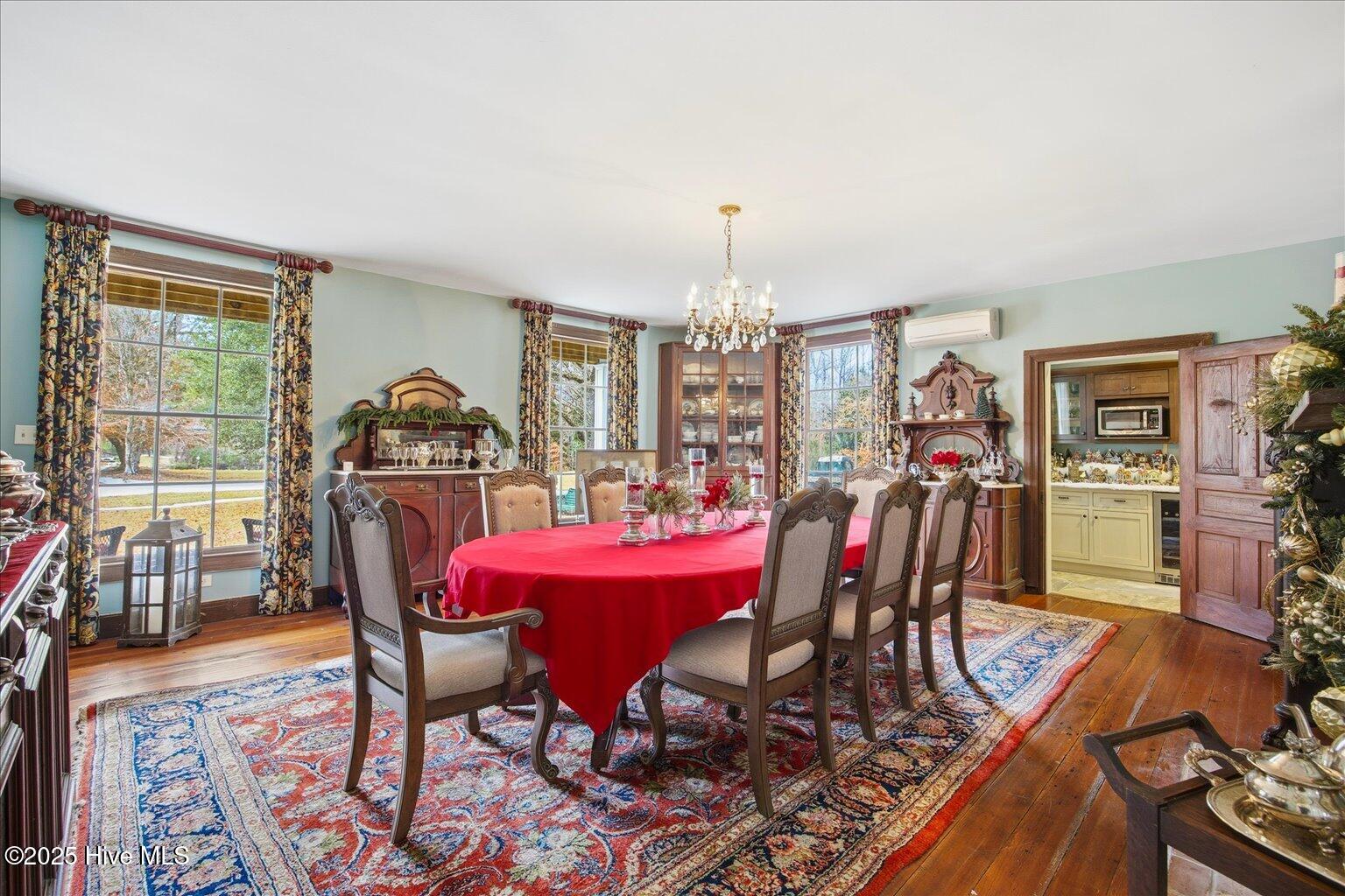 100545633 | Photo 25