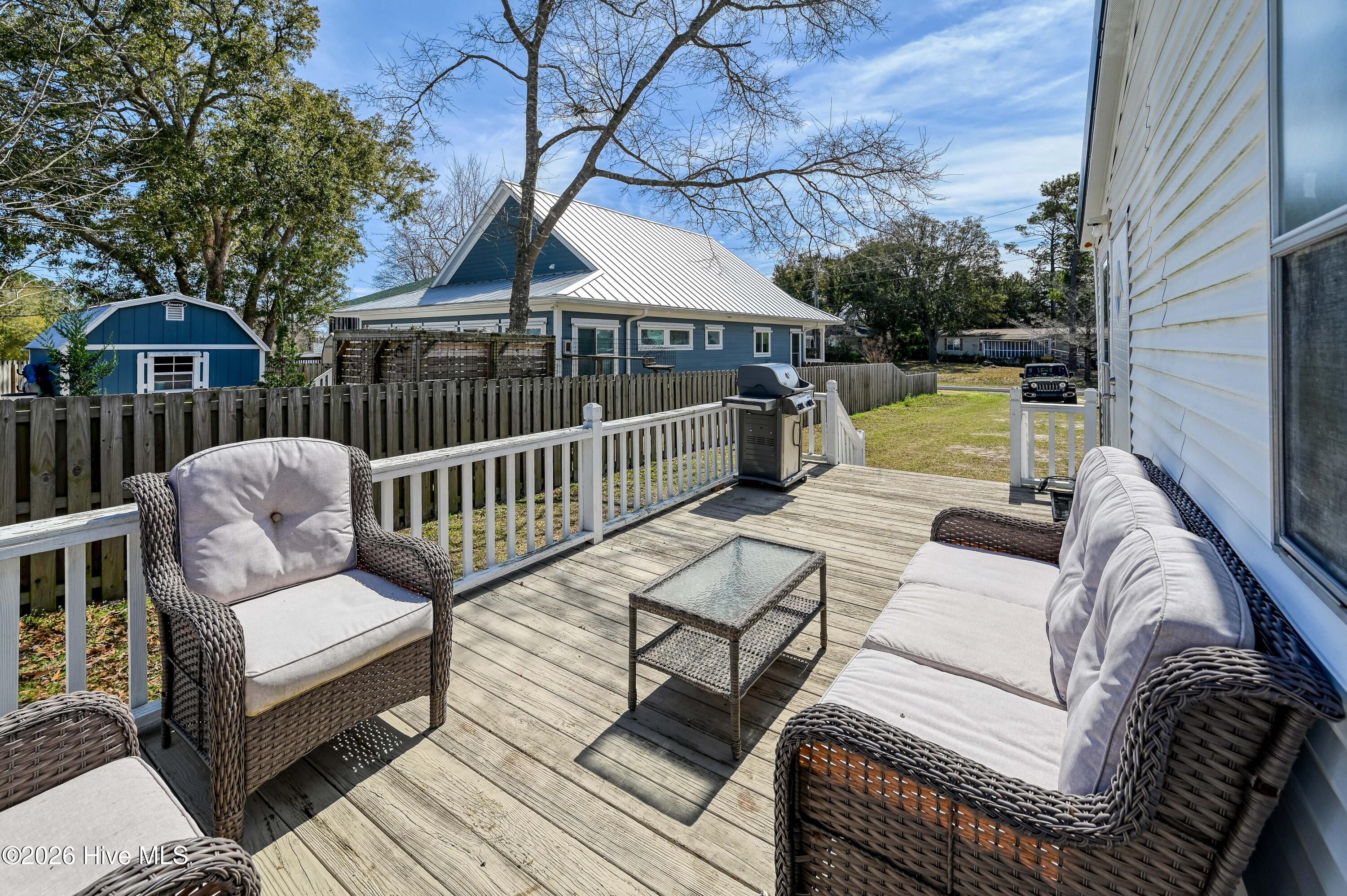 100557720 | Photo 36