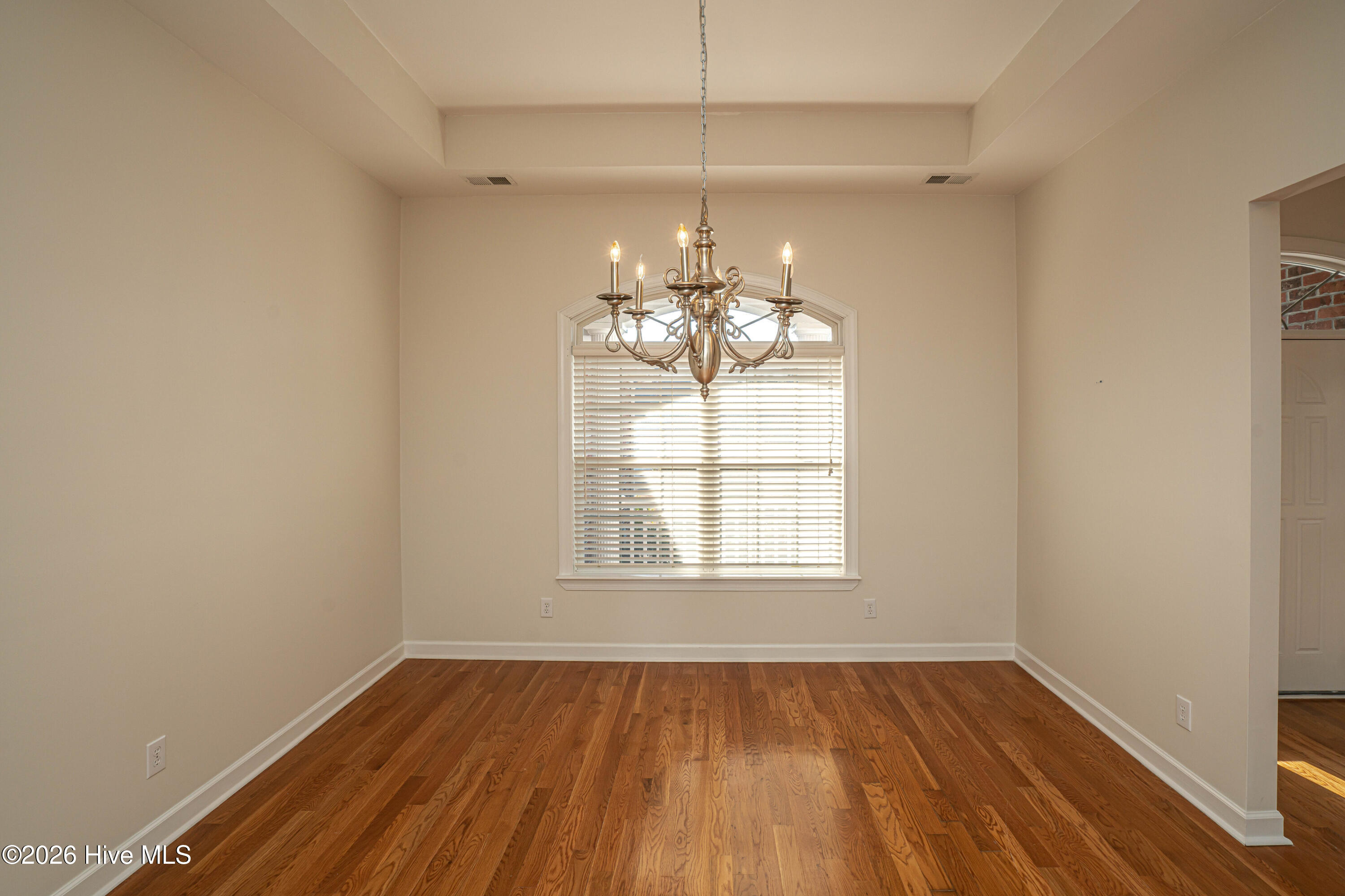 100553430 | Photo 18