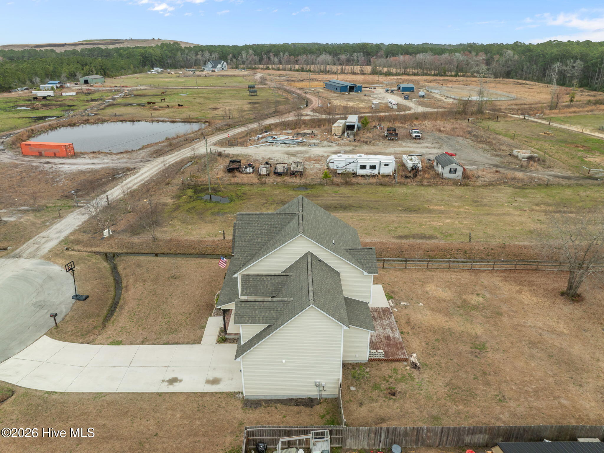 100557643 | Photo 55