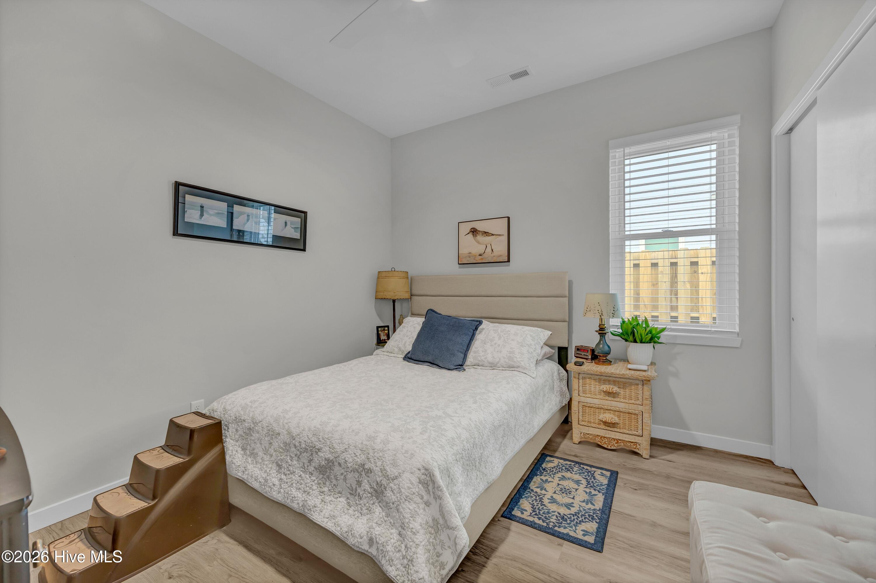 100561235 | Photo 19