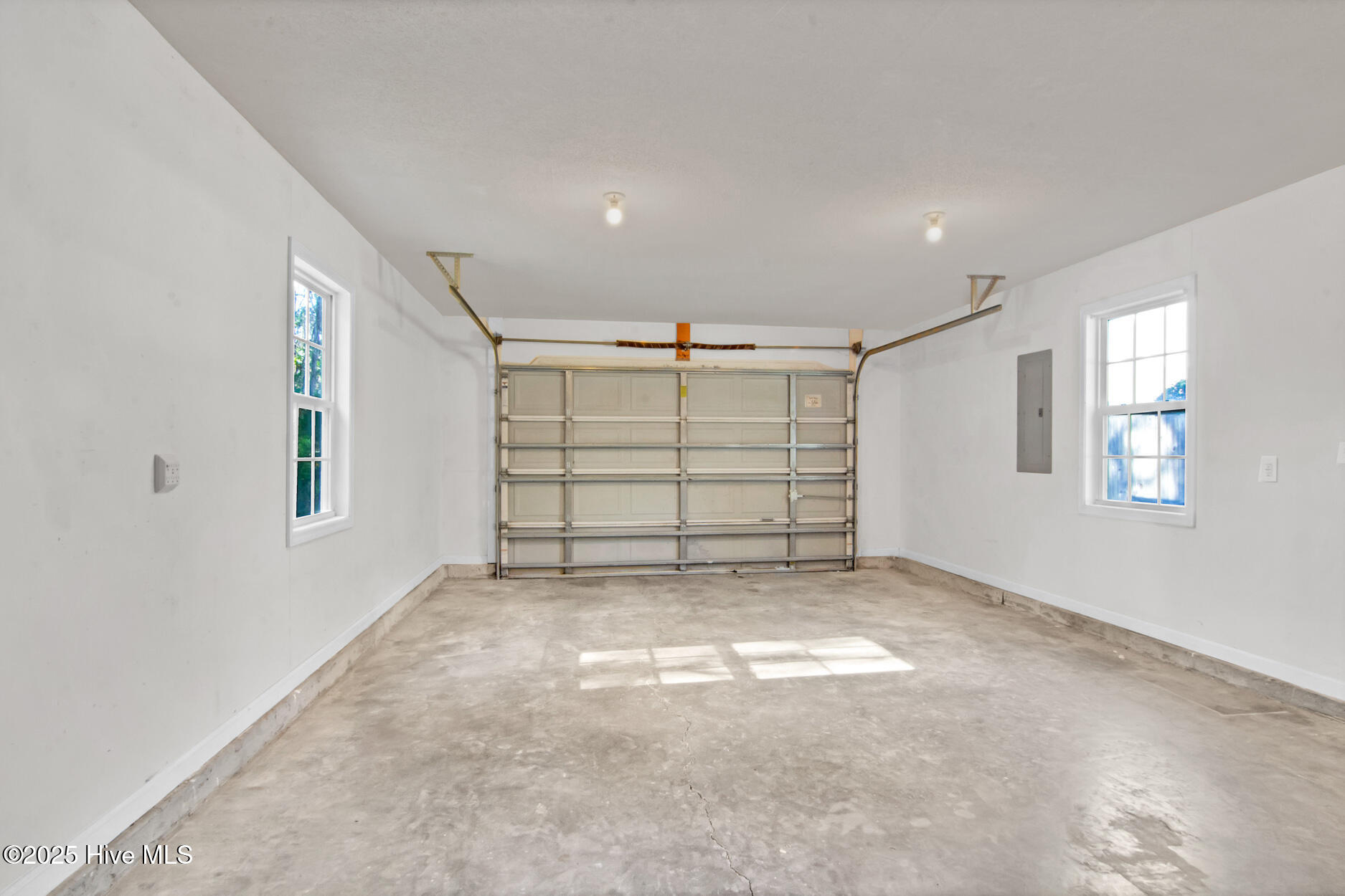 100545969 | Photo 16