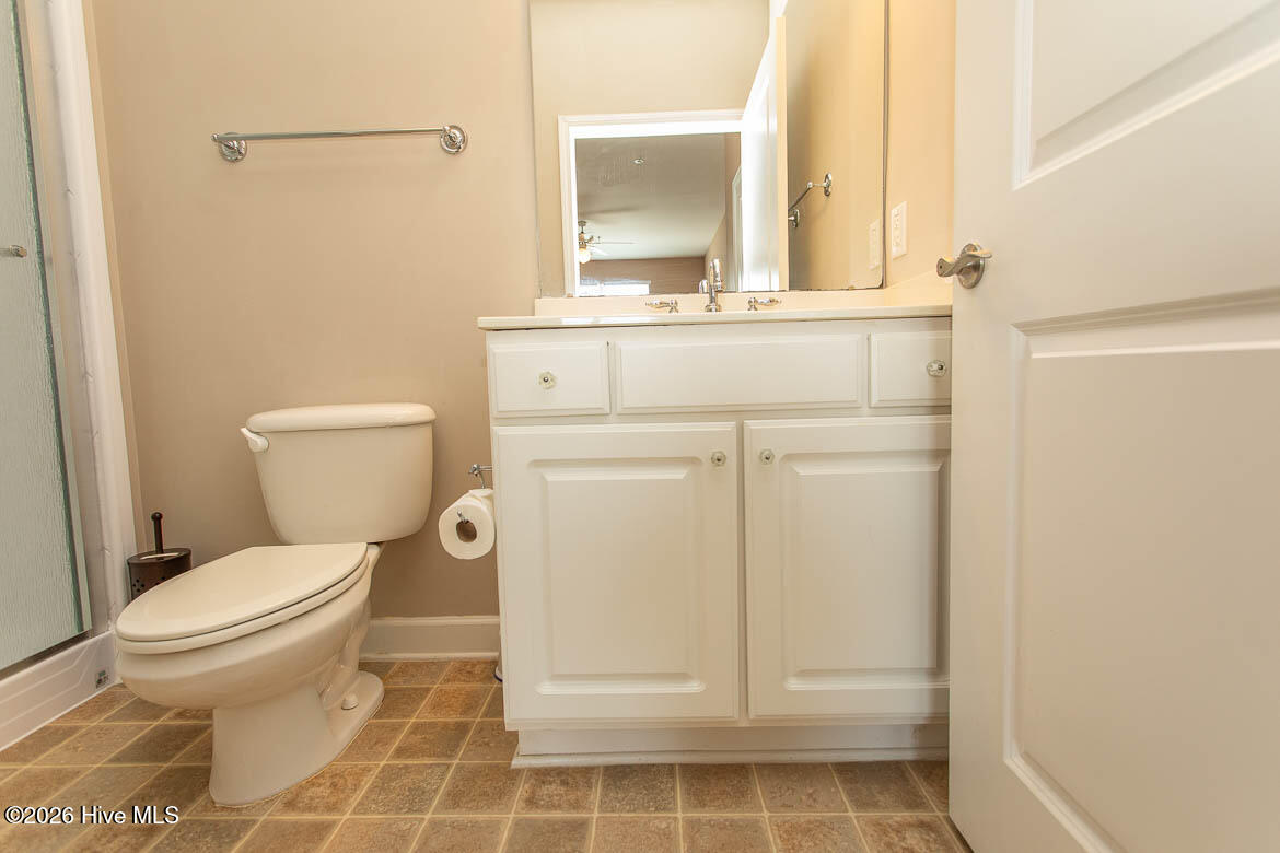 100564838 | Photo 20