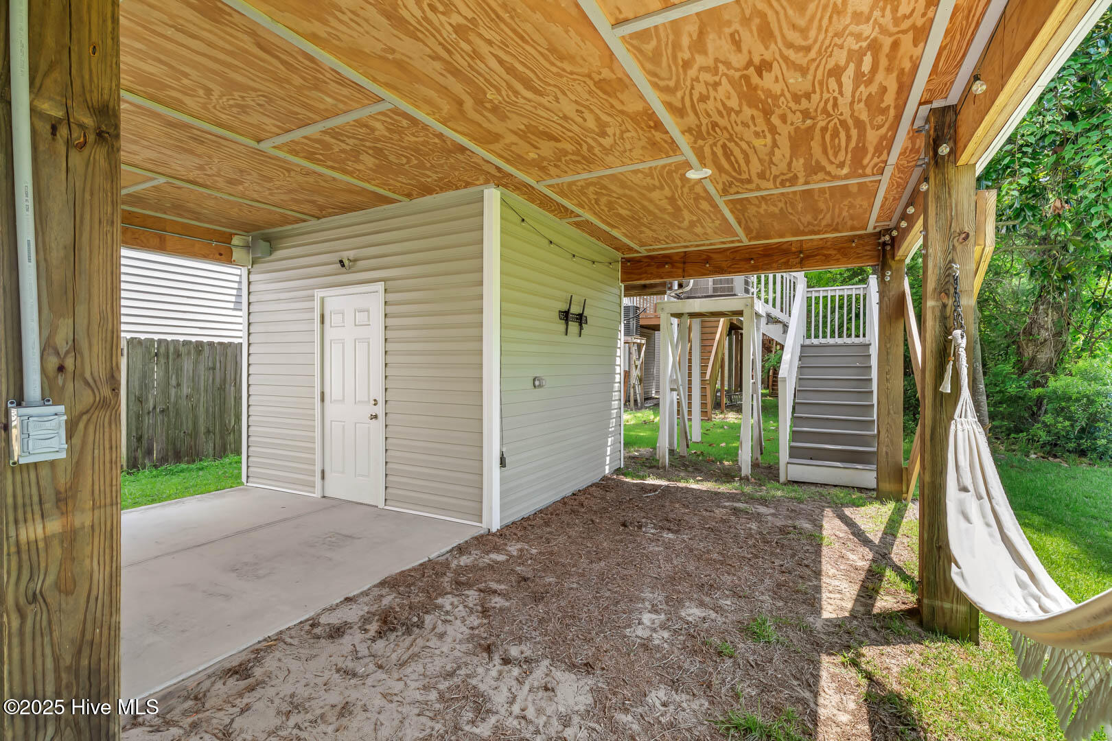 100516062 | Photo 56