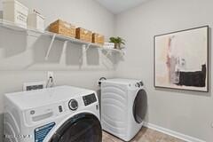 100569635 | Photo 22