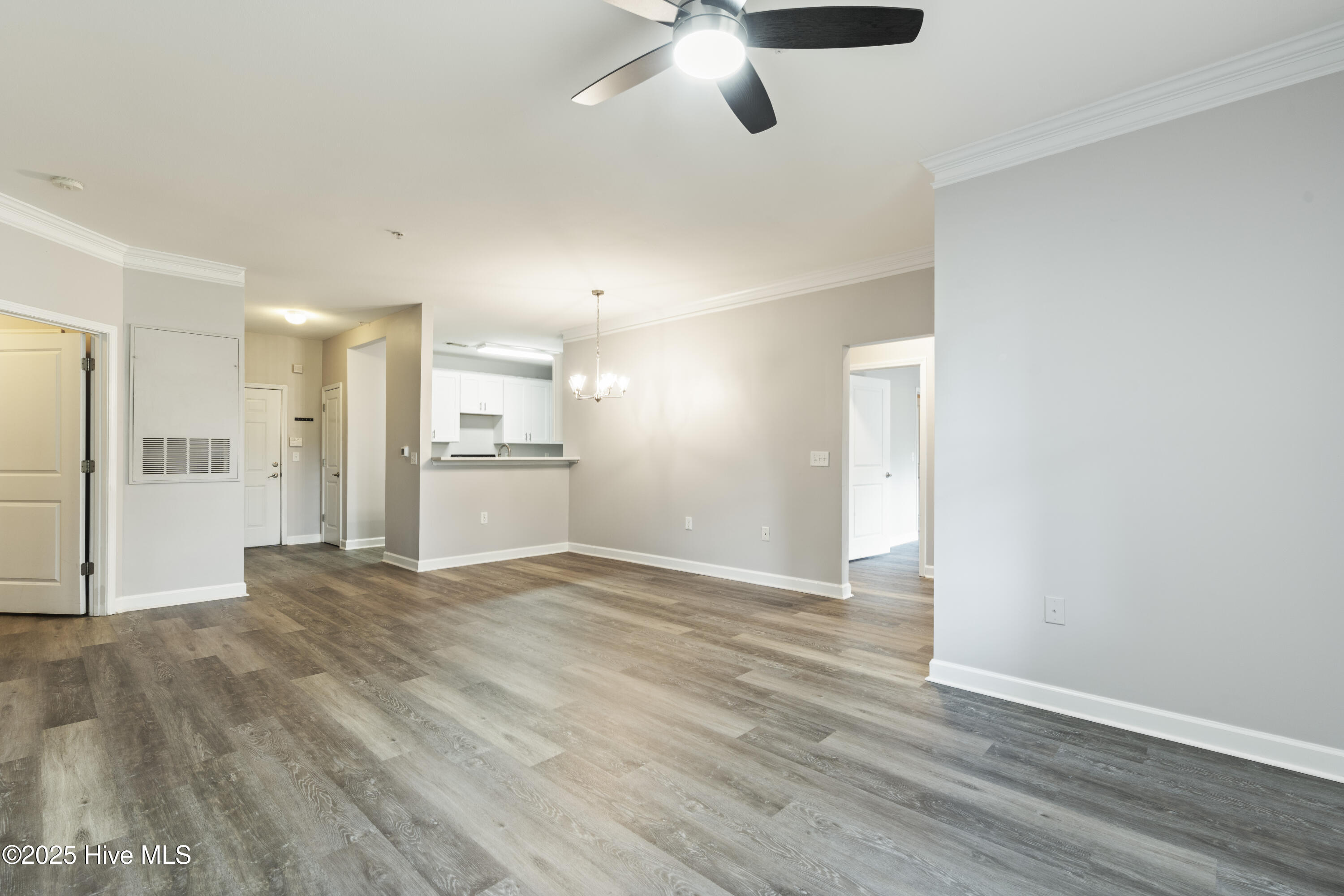 100525400 | Photo 15