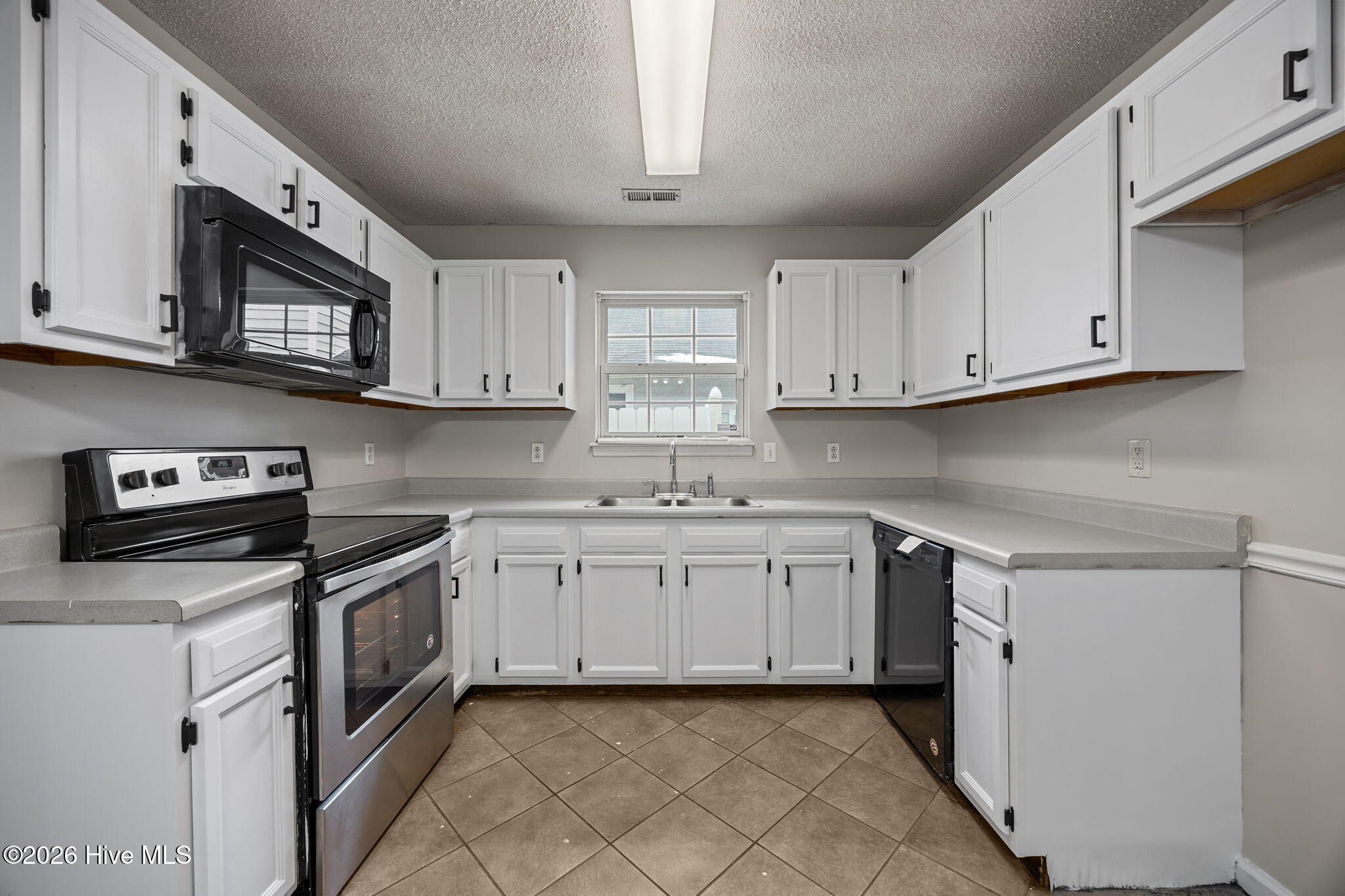 100553131 | Photo 15