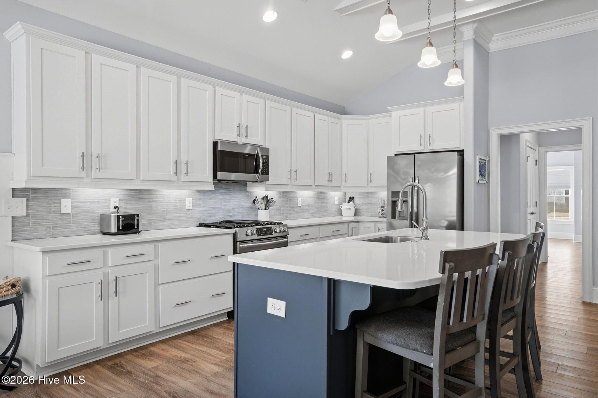 100556850 | Photo 14