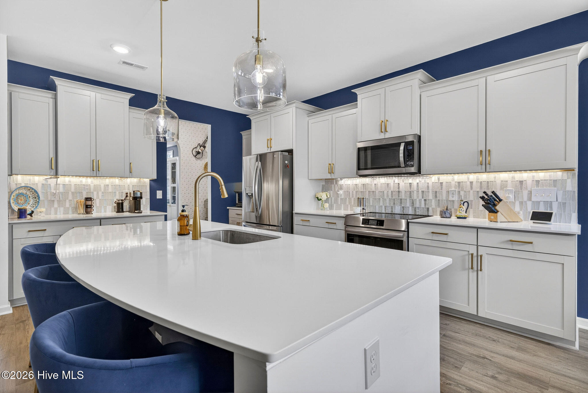 100569620 | Photo 10