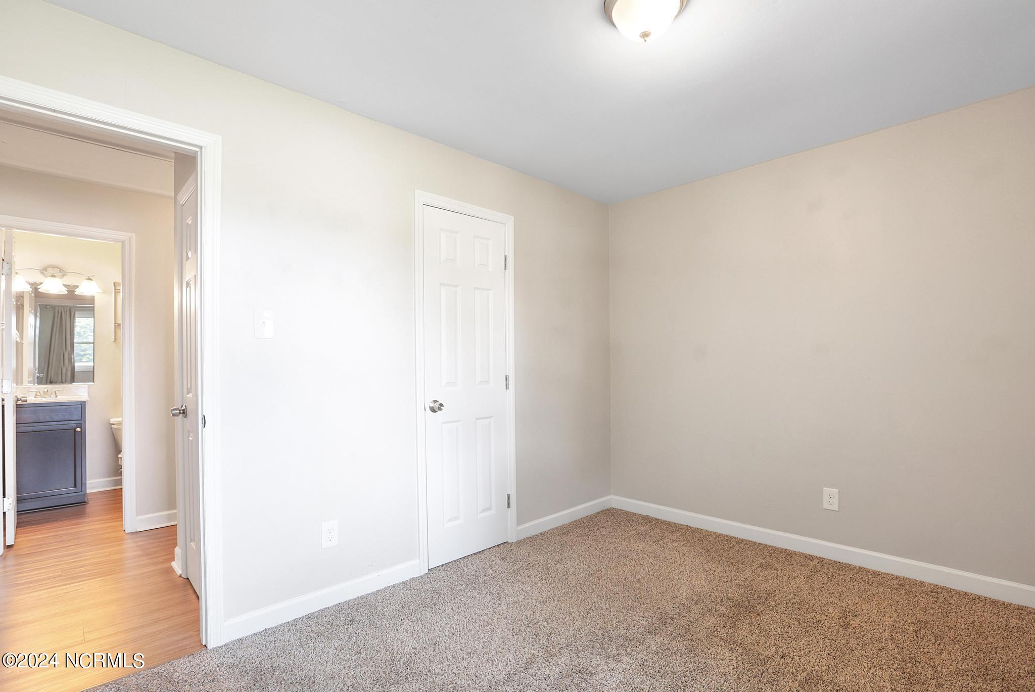 100537012 | Photo 18