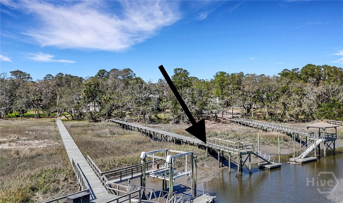 The dock is 300ft and is on Little Hudson Creek