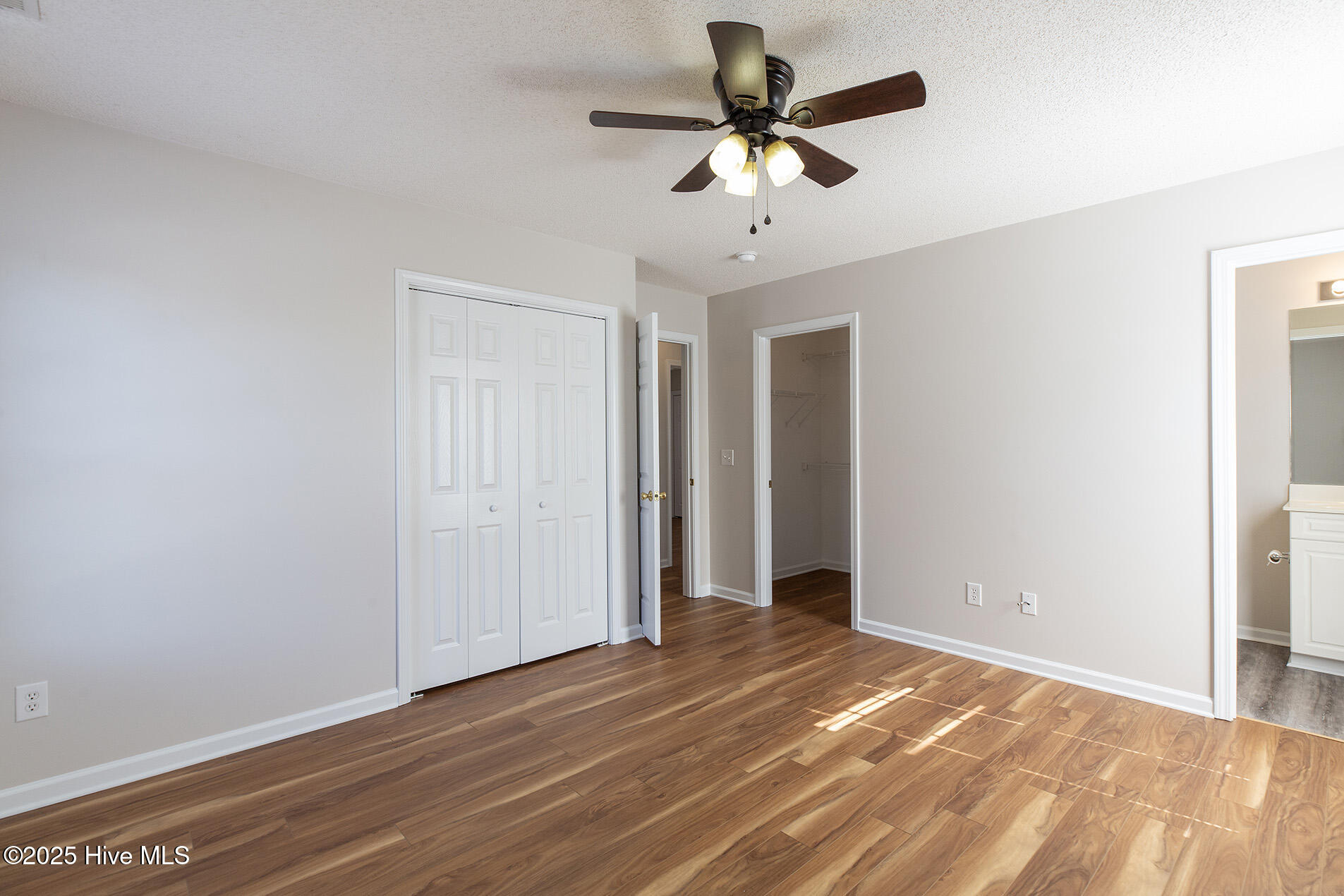 100539713 | Photo 16