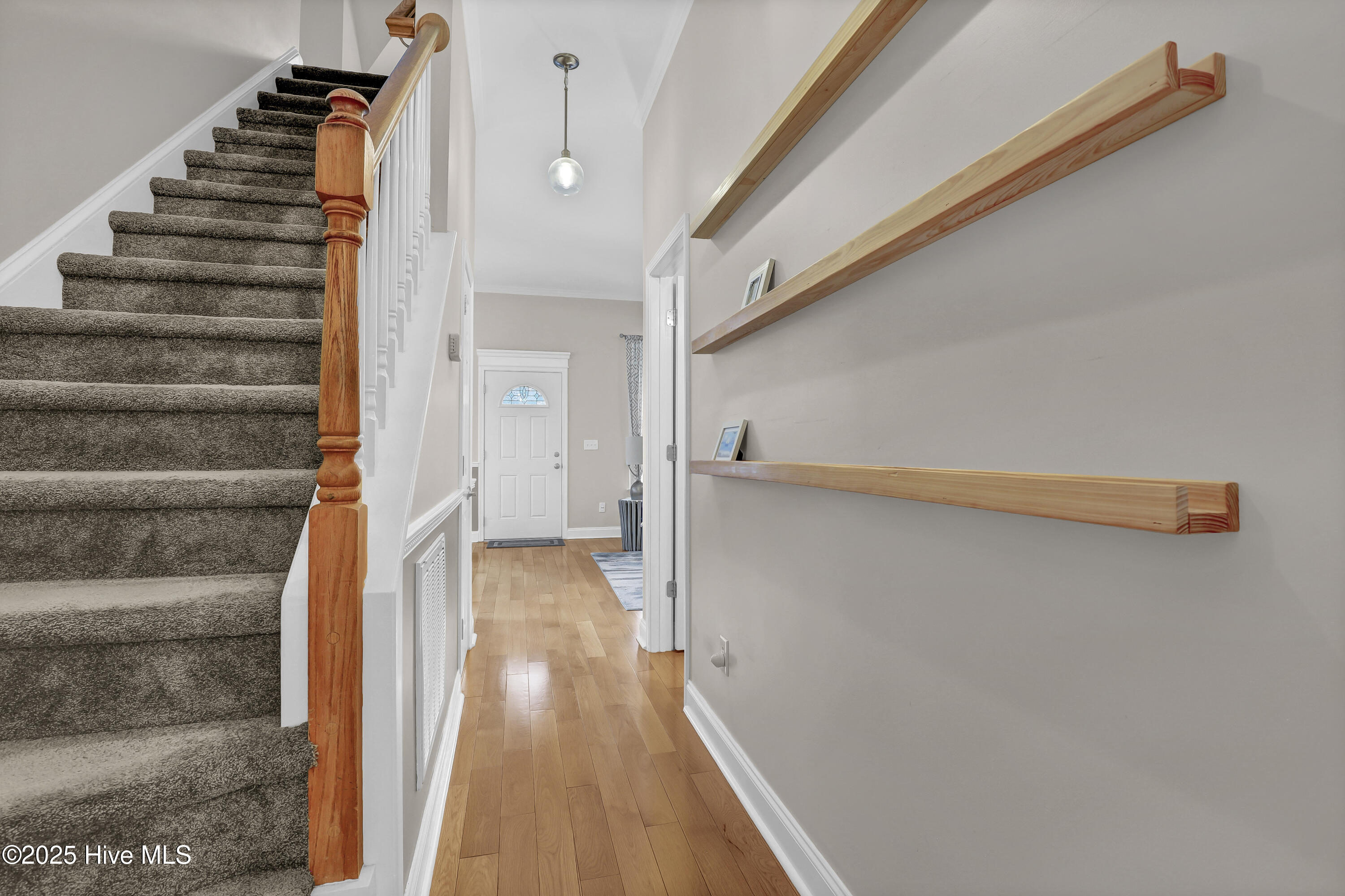 100532986 | Photo 19