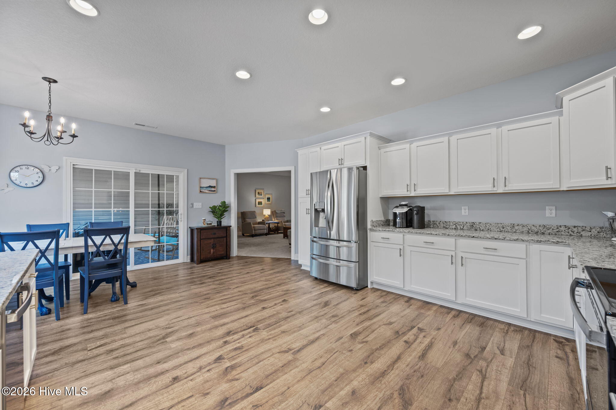 100553324 | Photo 21