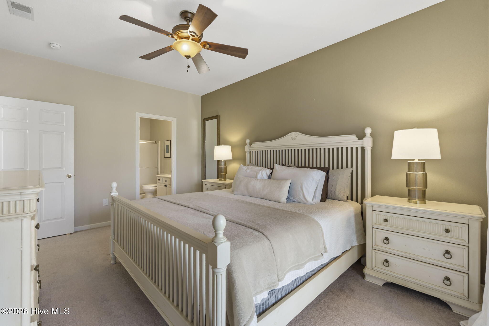 100569052 | Photo 18