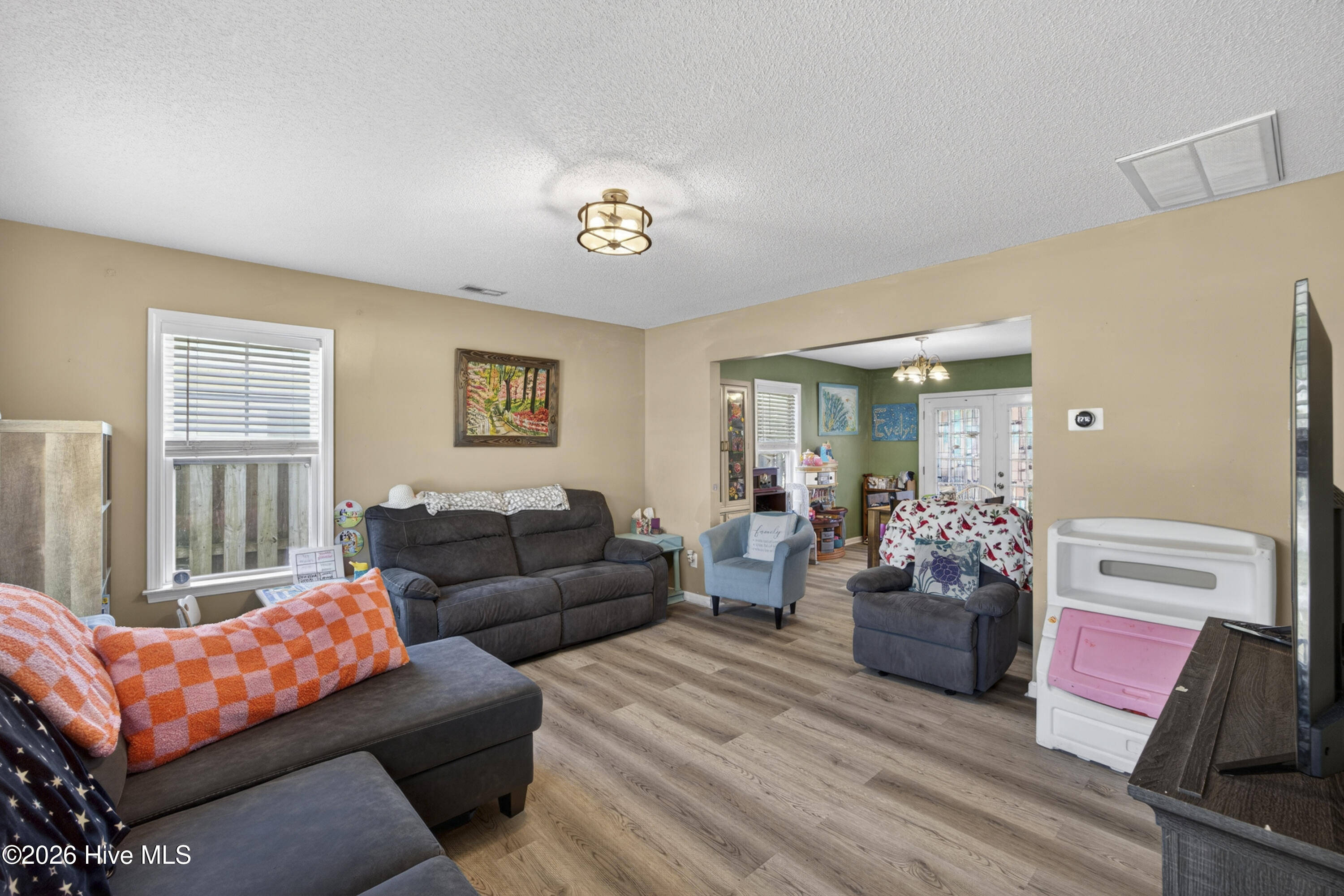 100567441 | Photo 20