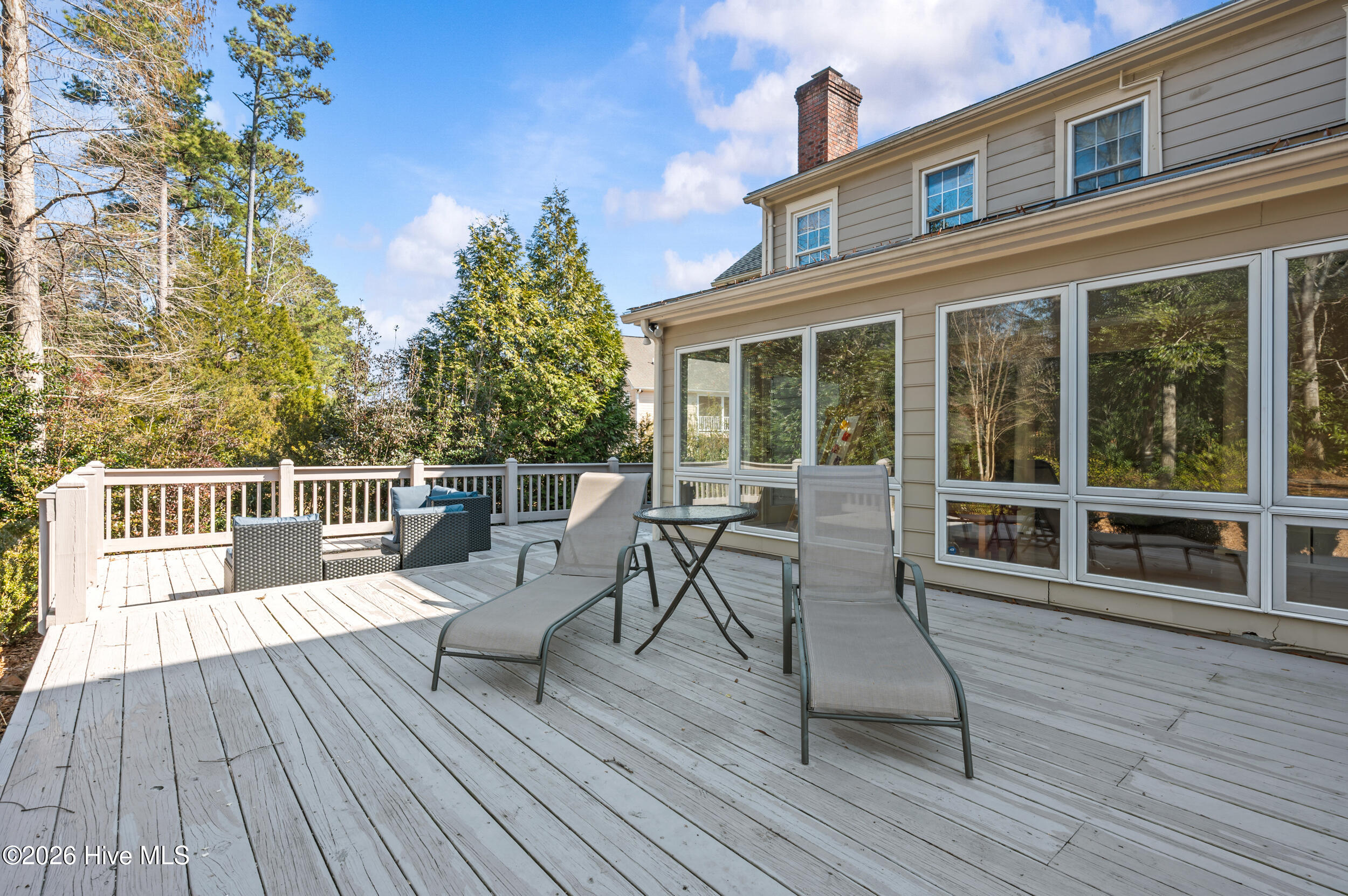 100554057 | Photo 55