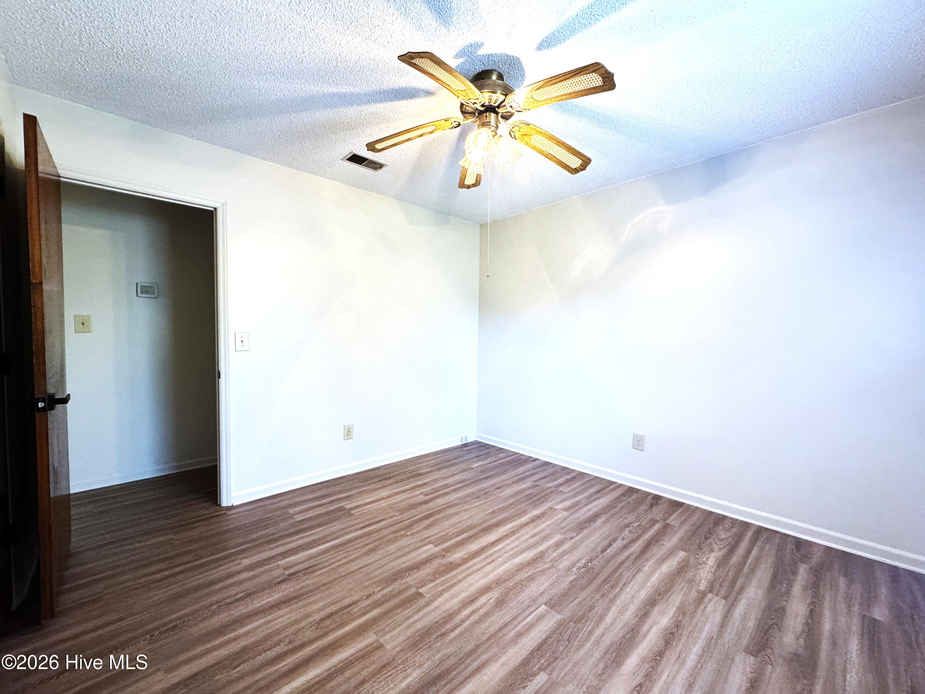 100565462 | Photo 10