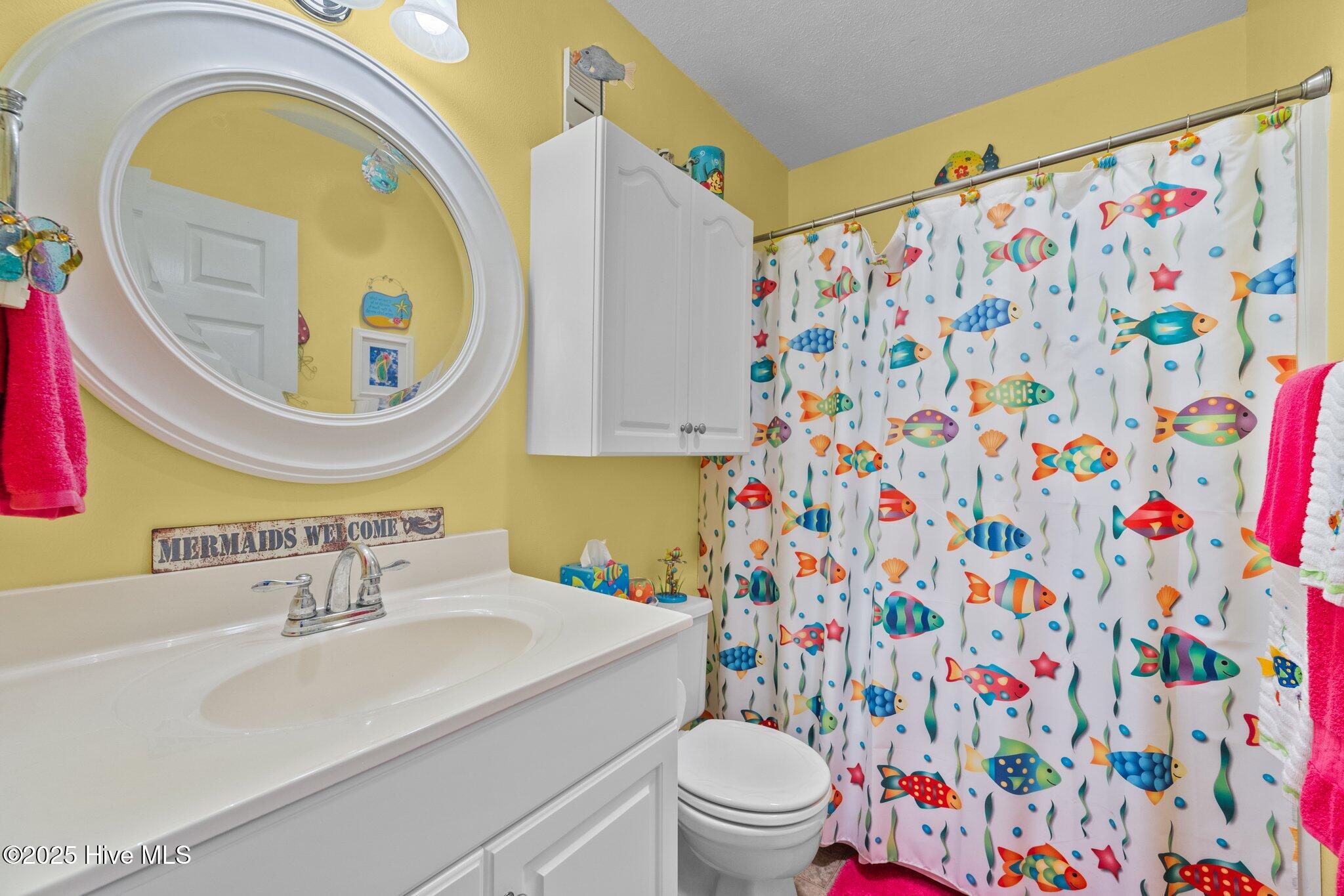 100559398 | Photo 22