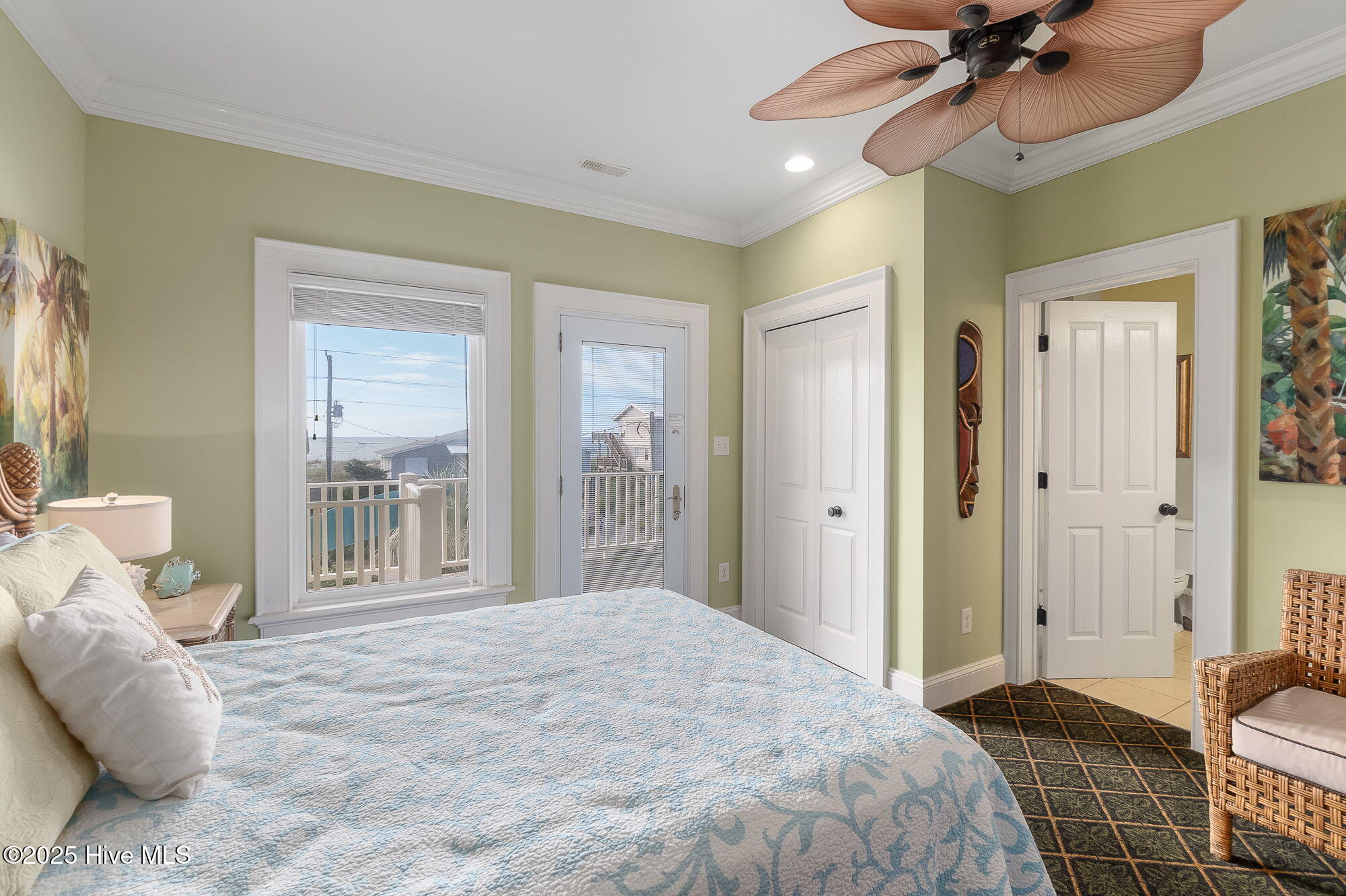 100536306 | Photo 37