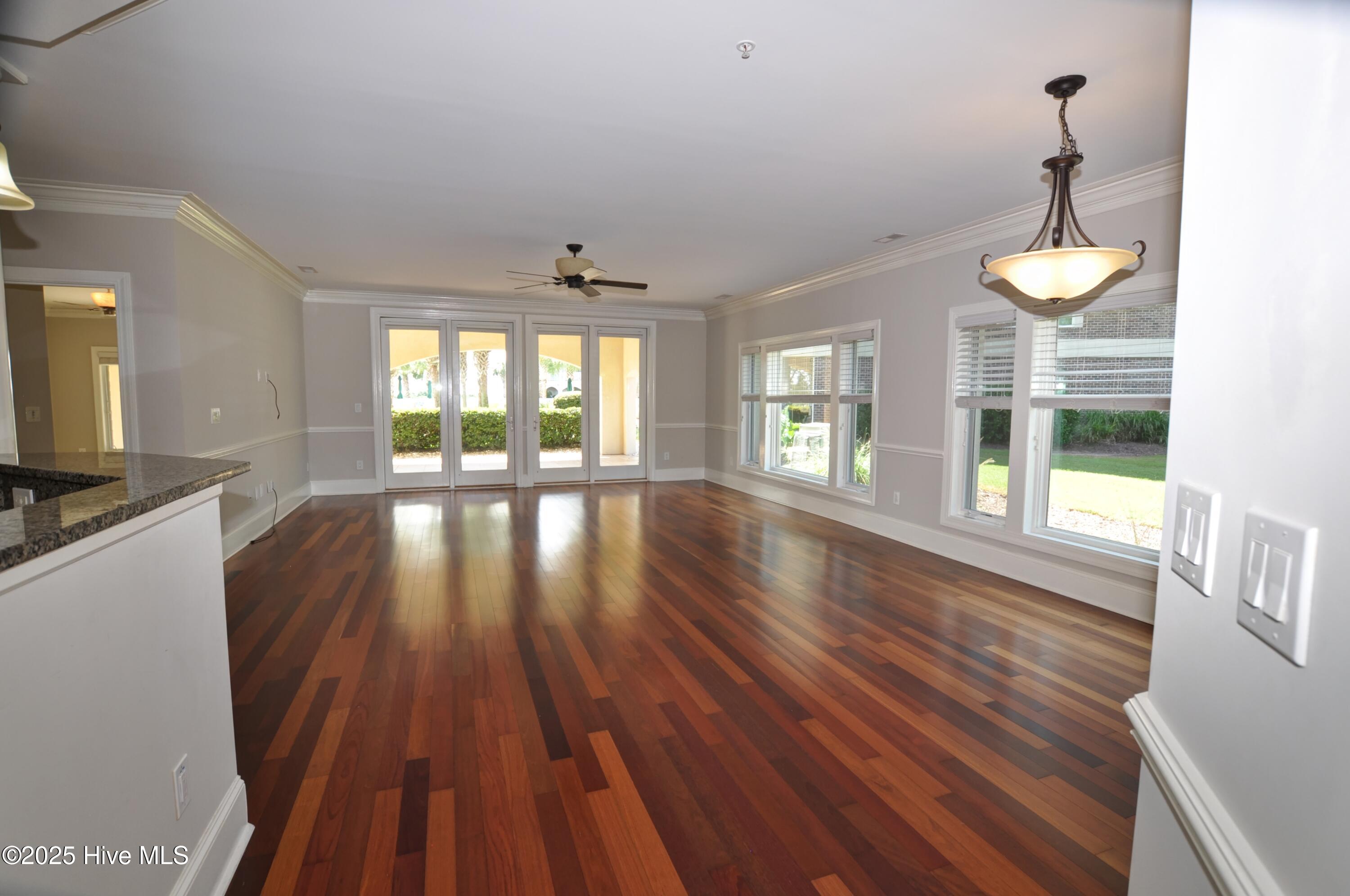 100529014 | Photo 19