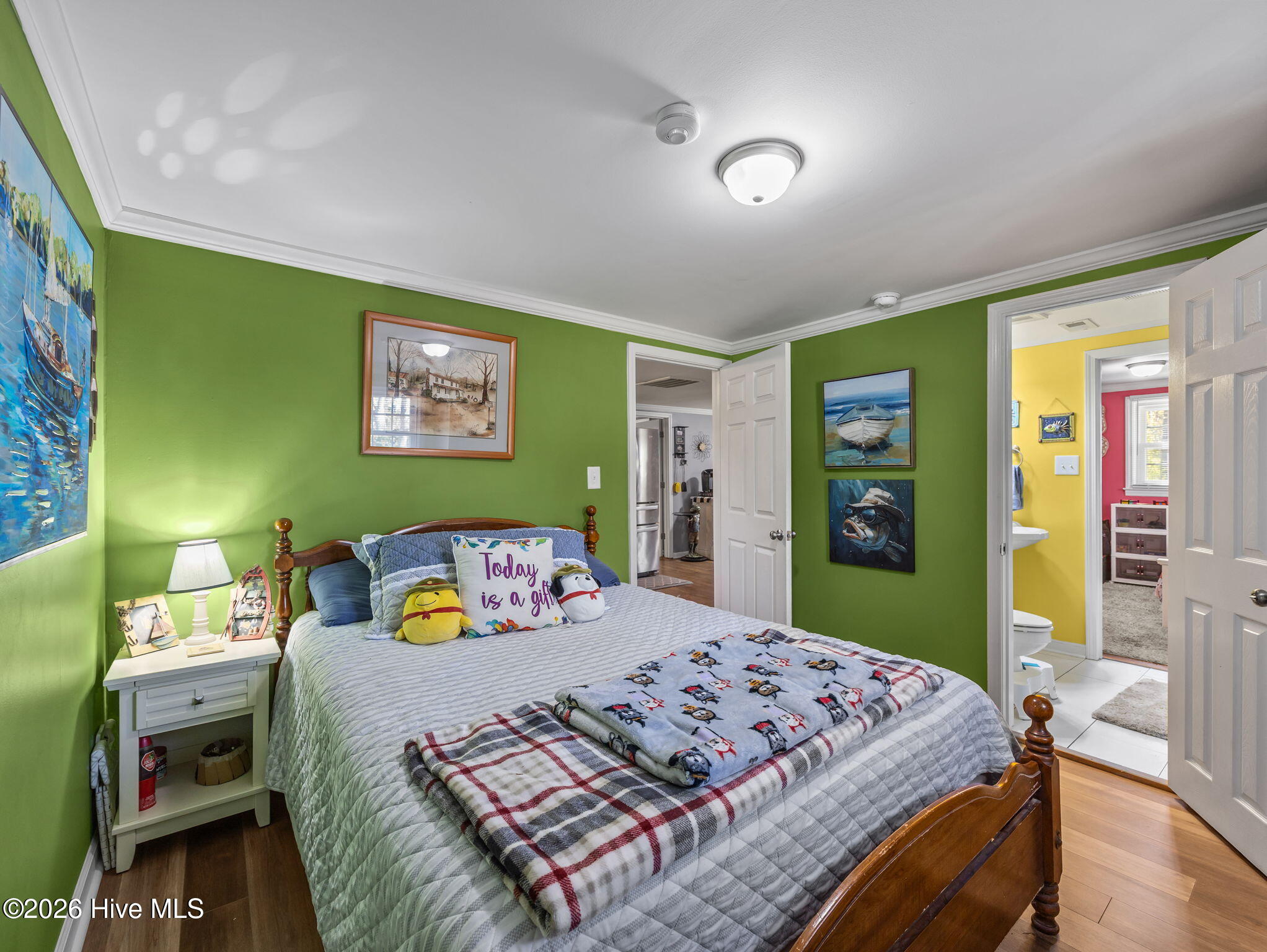 100566121 | Photo 44