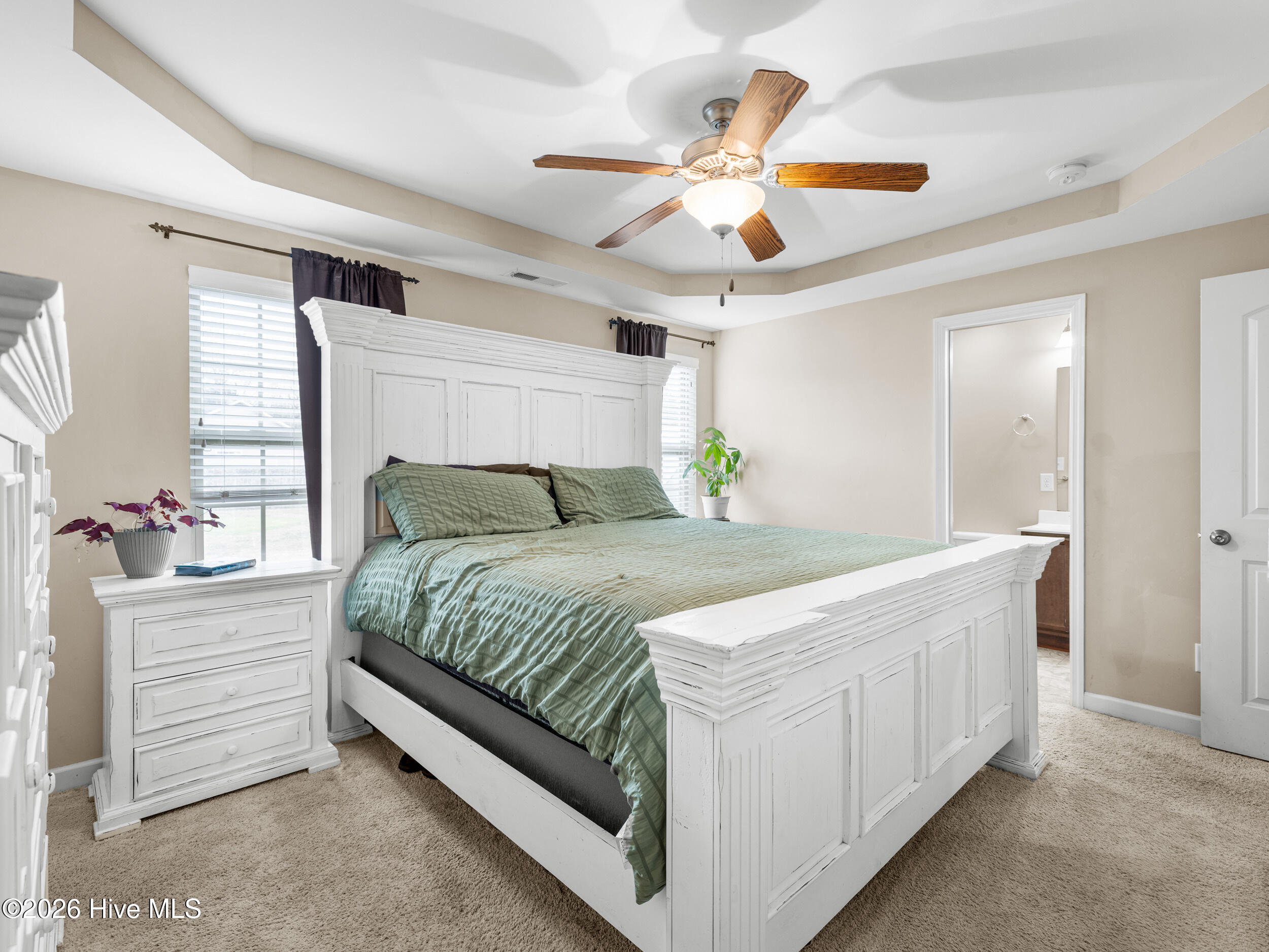 100552260 | Photo 16