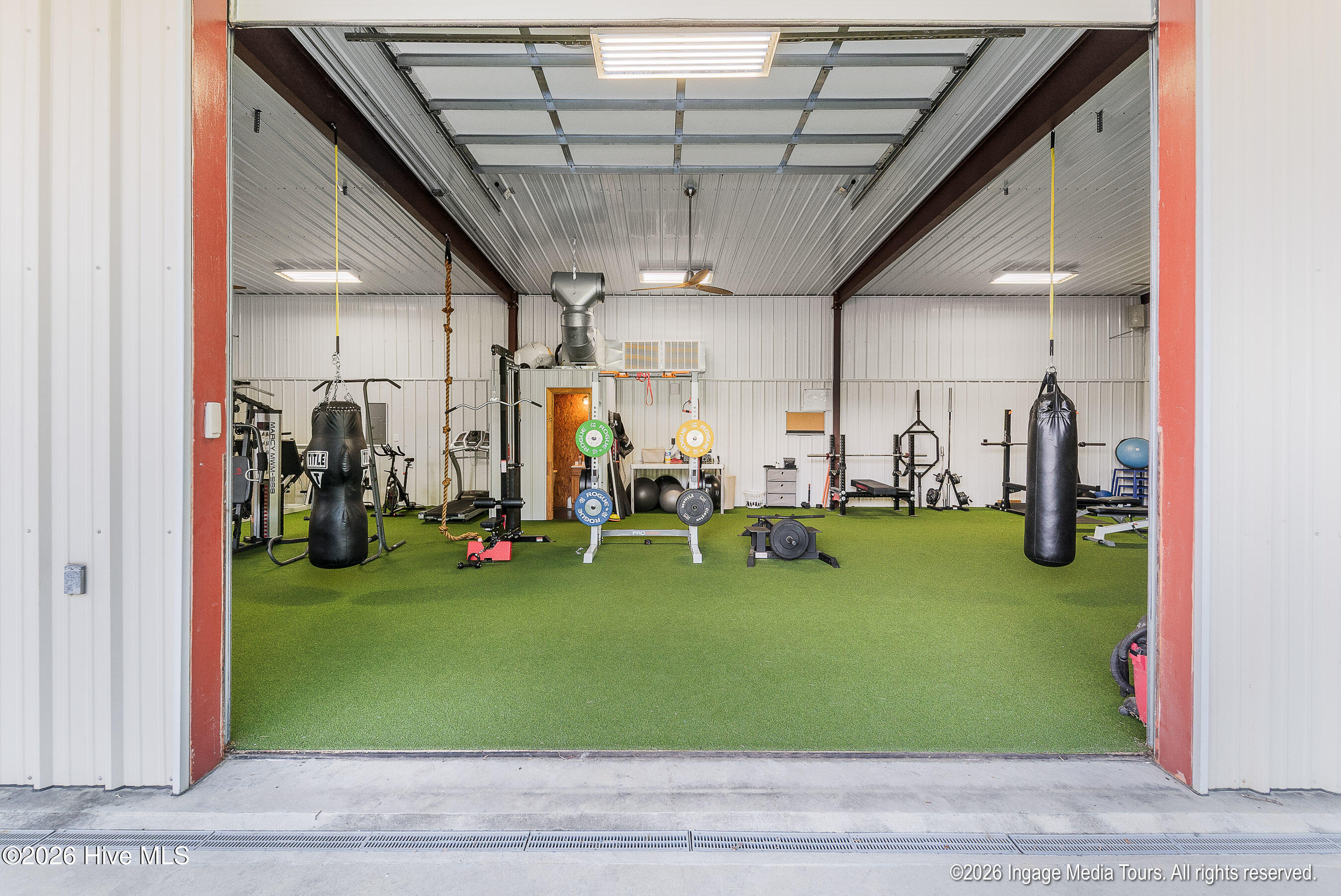 Heated and cooled Gym