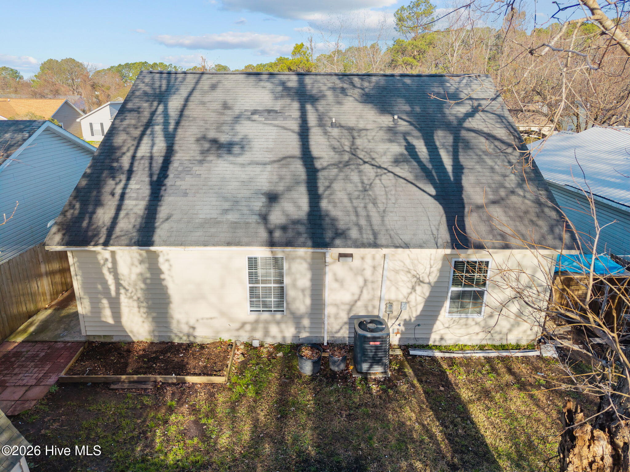 100550799 | Photo 35