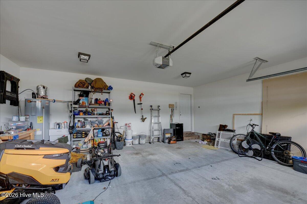 100569767 | Photo 36