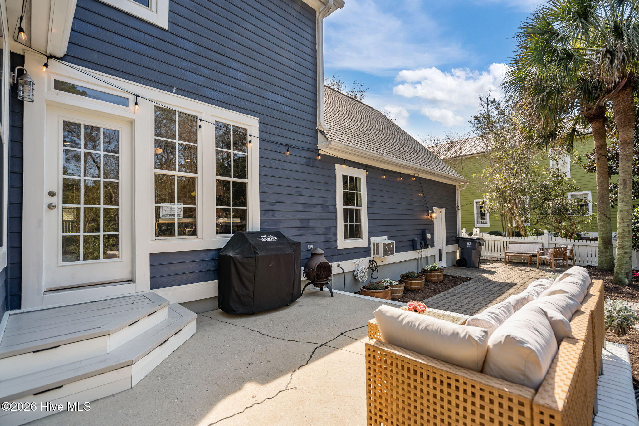 100558243 | Photo 49