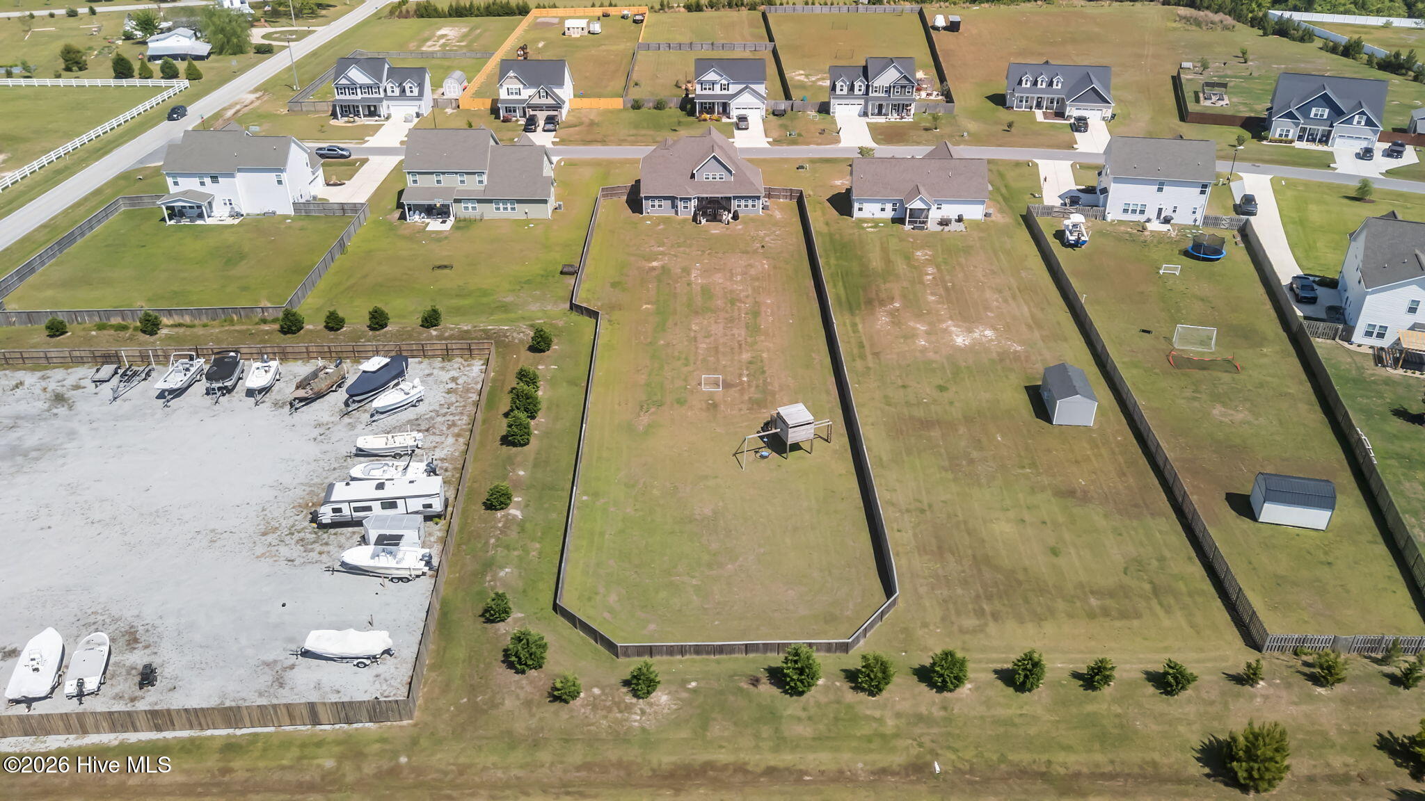 100569741 | Photo 45