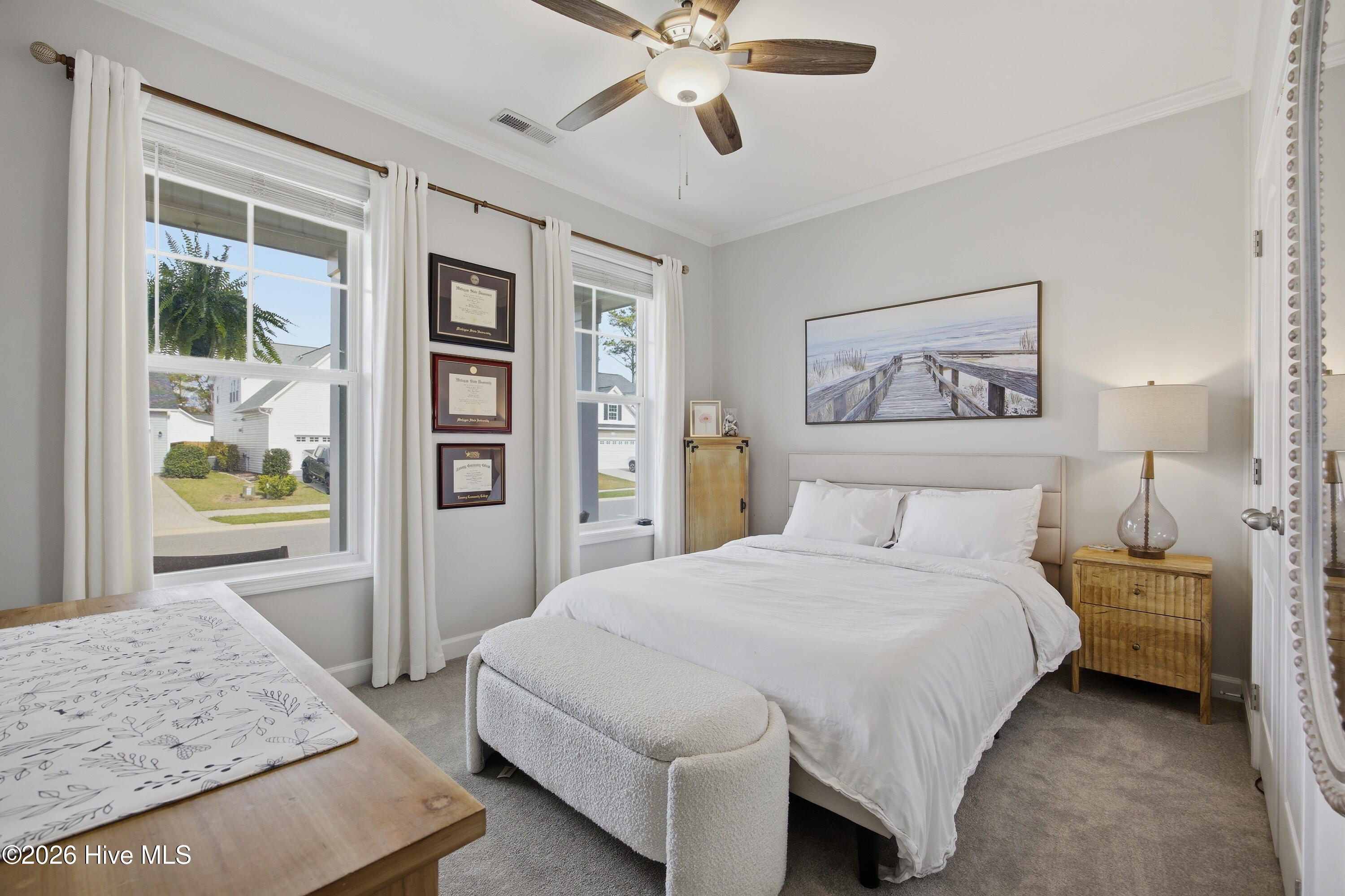 100563122 | Photo 33