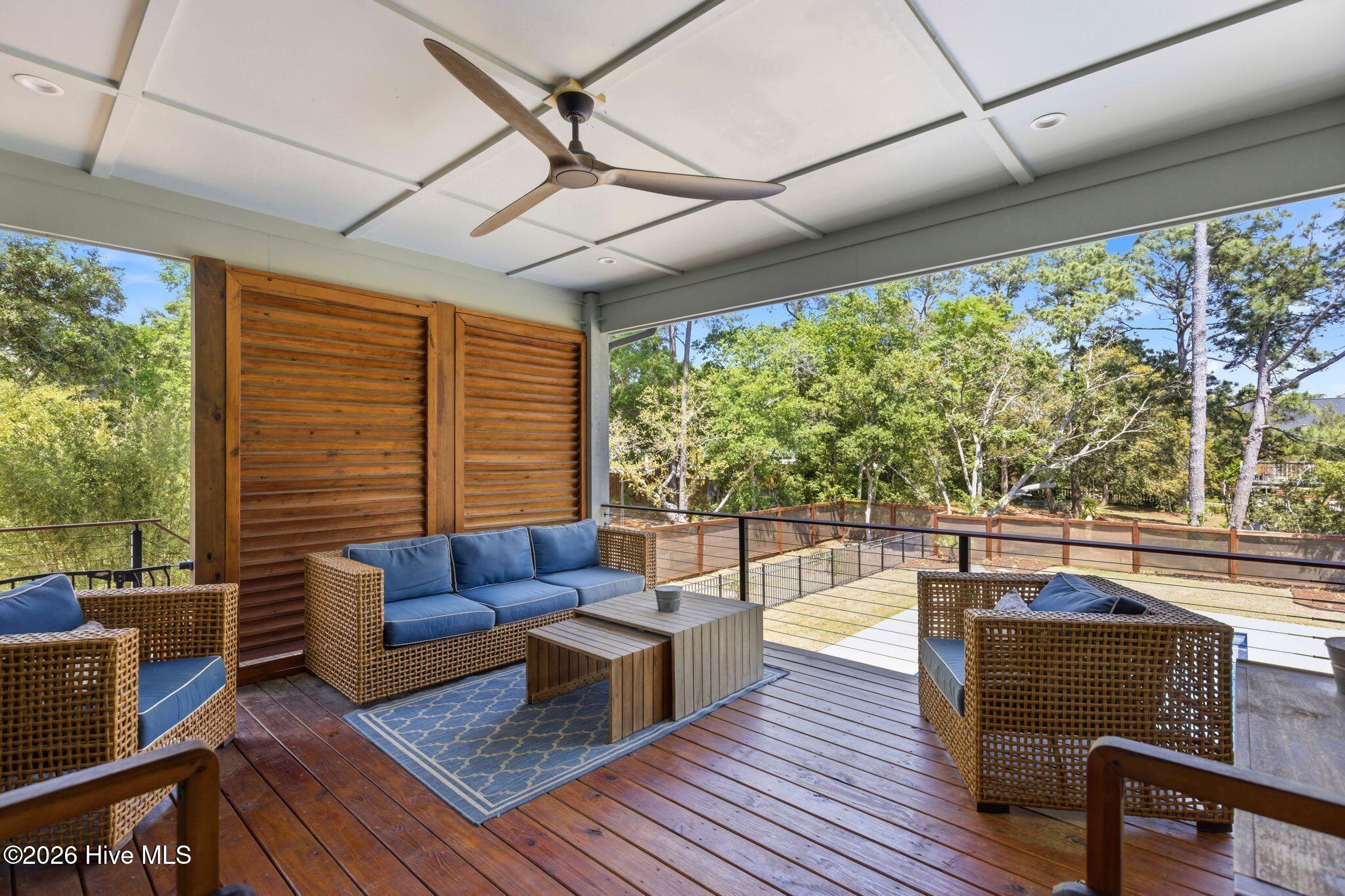 100568012 | Photo 30