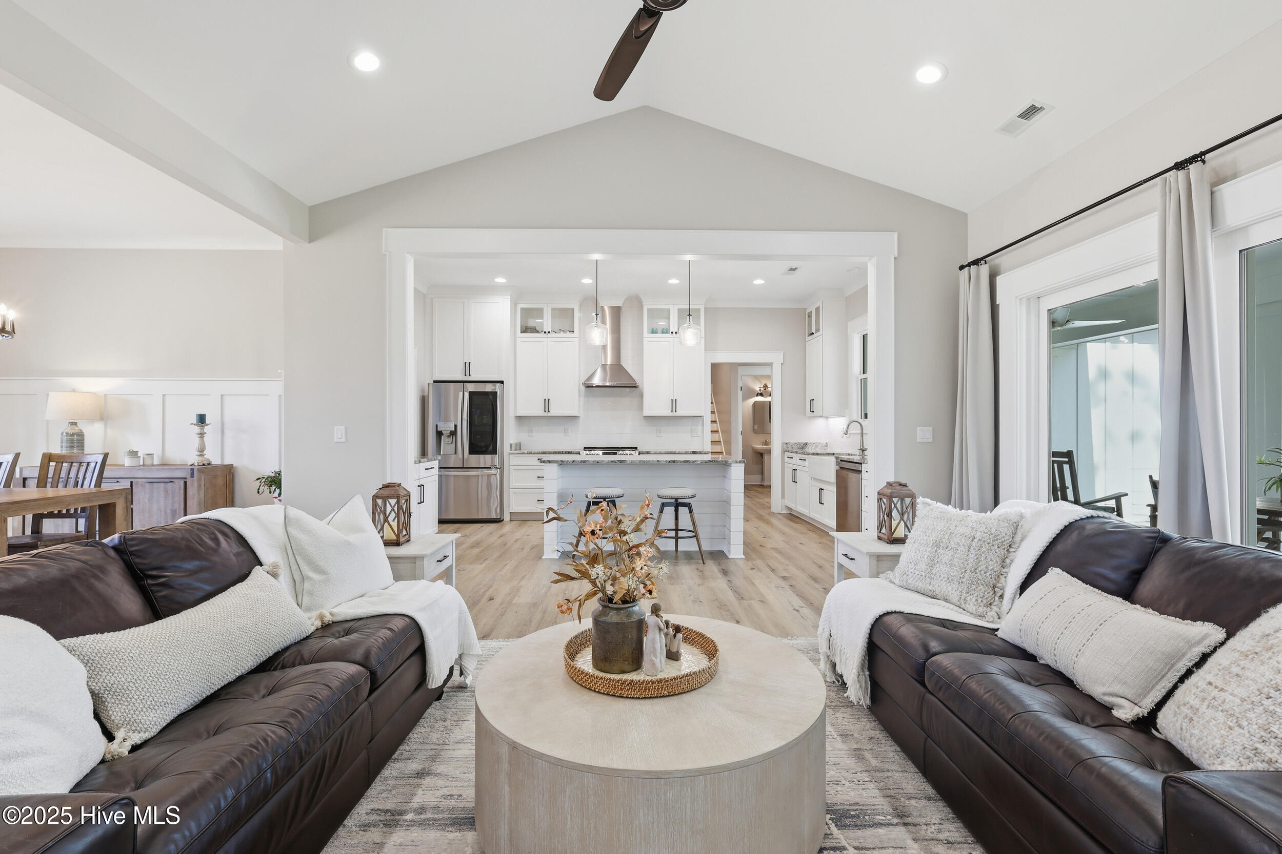 100542294 | Photo 12