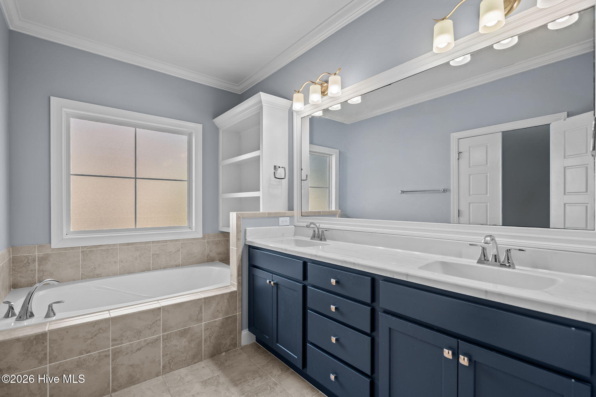 100548137 | Photo 30