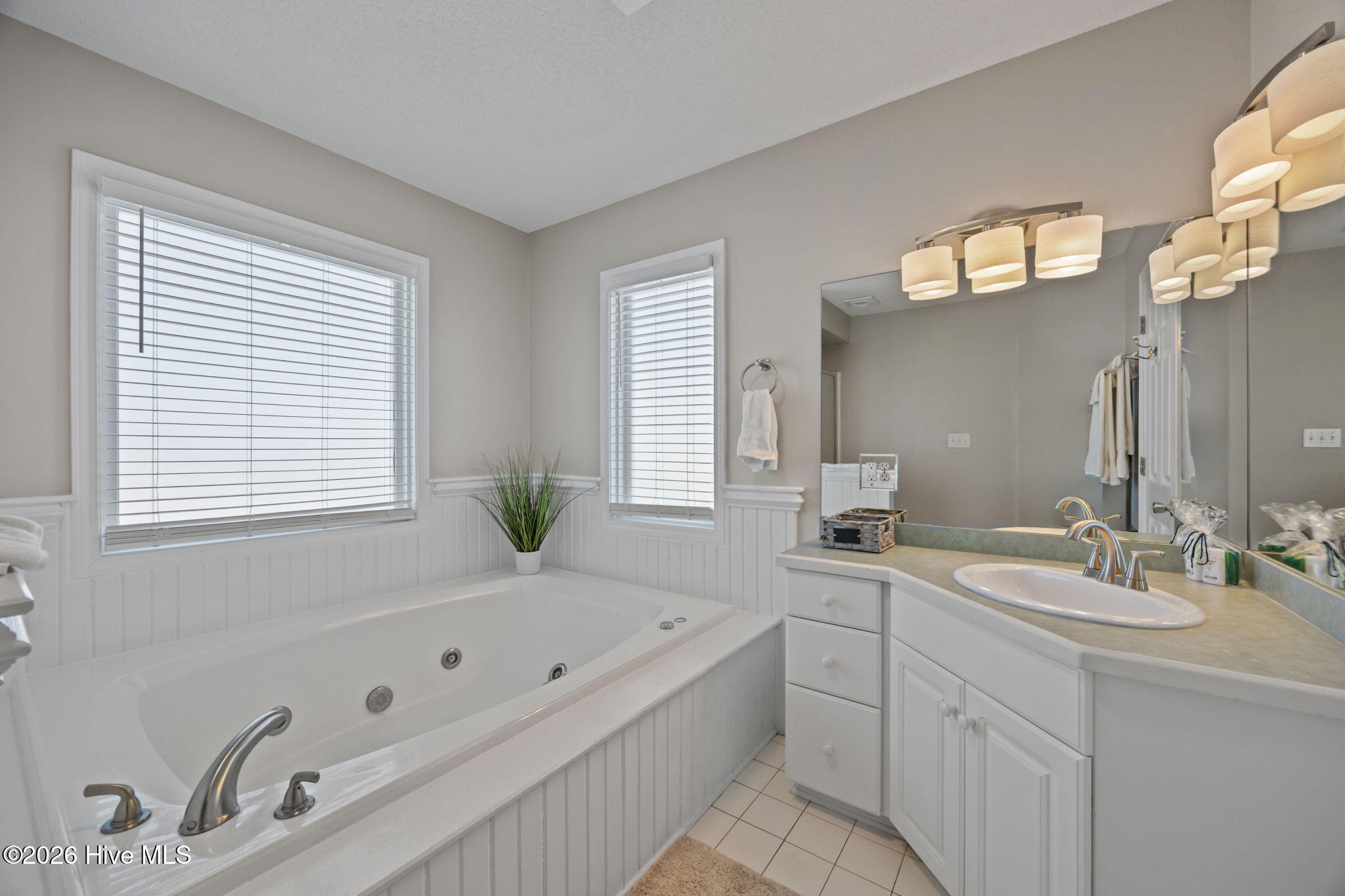 100563620 | Photo 15